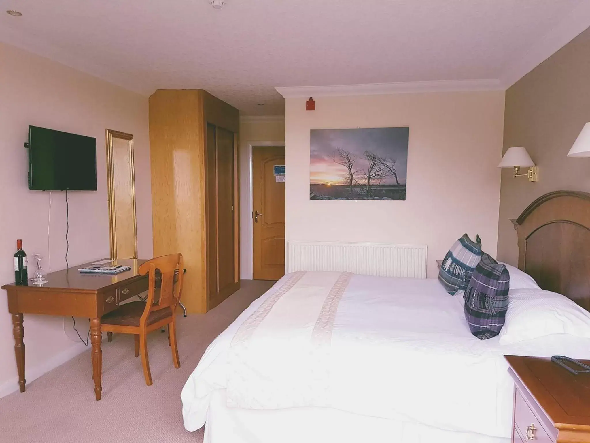 Photo of the whole room, Bed in The Powfoot Hotel, Annan