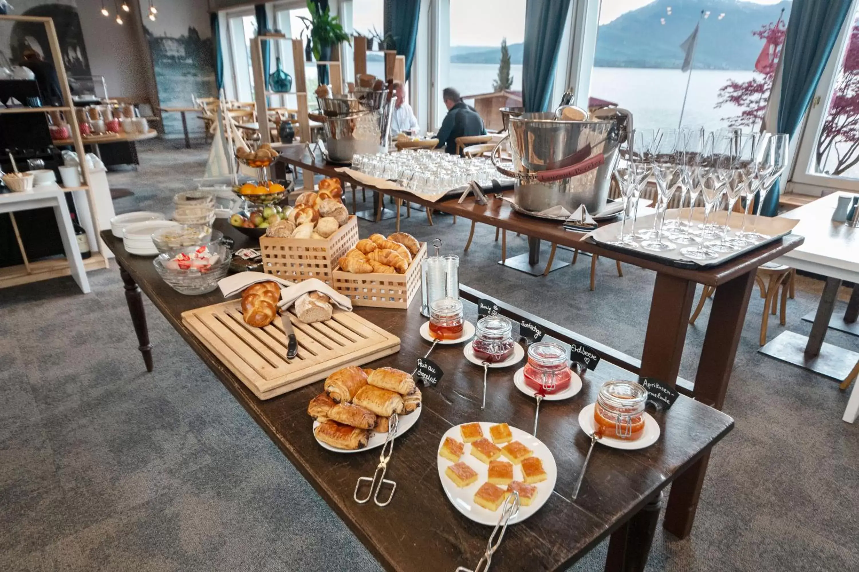 Buffet breakfast, Food in Seehotel Kastanienbaum
