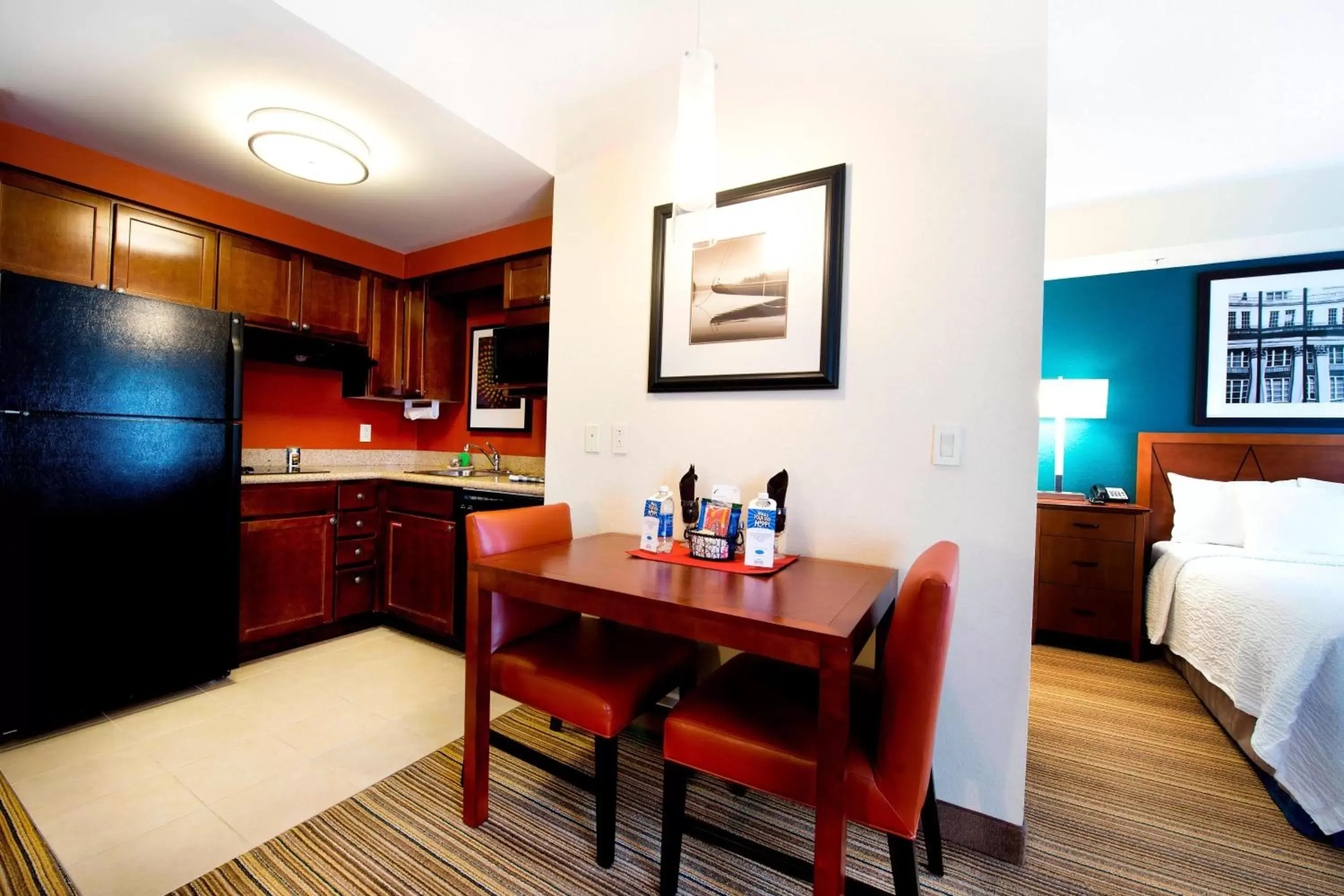 One Bedroom Queen Suite with Sofa Bed in Residence Inn by Marriott Mississauga-Airport Corporate Centre West