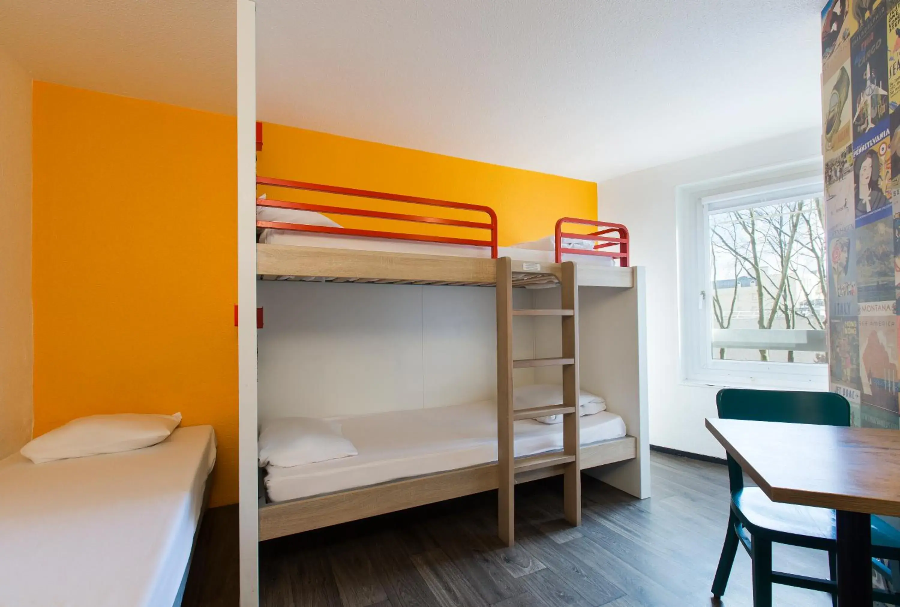 Photo of the whole room, Bunk Bed in hotelF1 Cergy