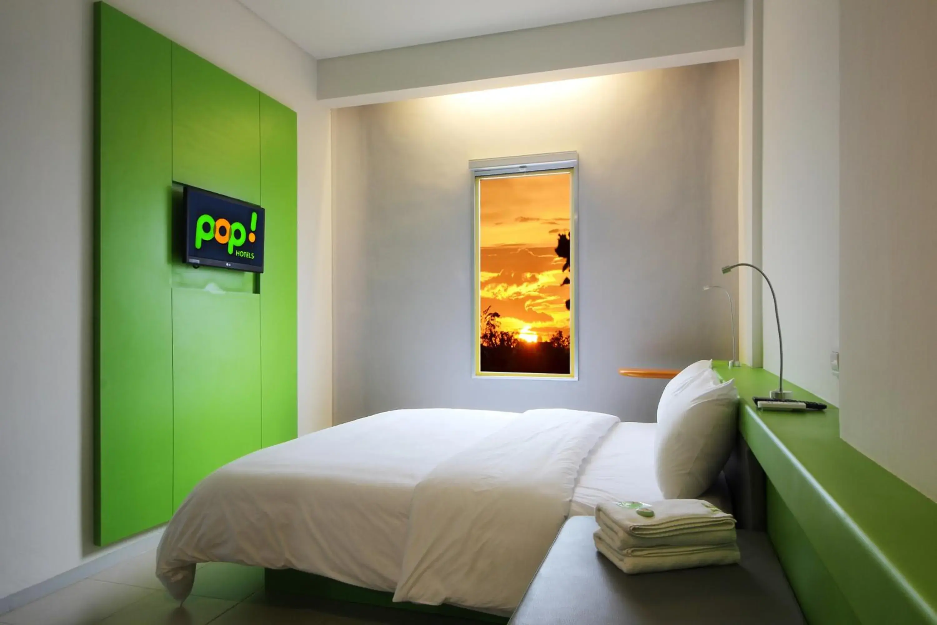 Street view, Bed in Pop! Hotel Bsd City Tangerang