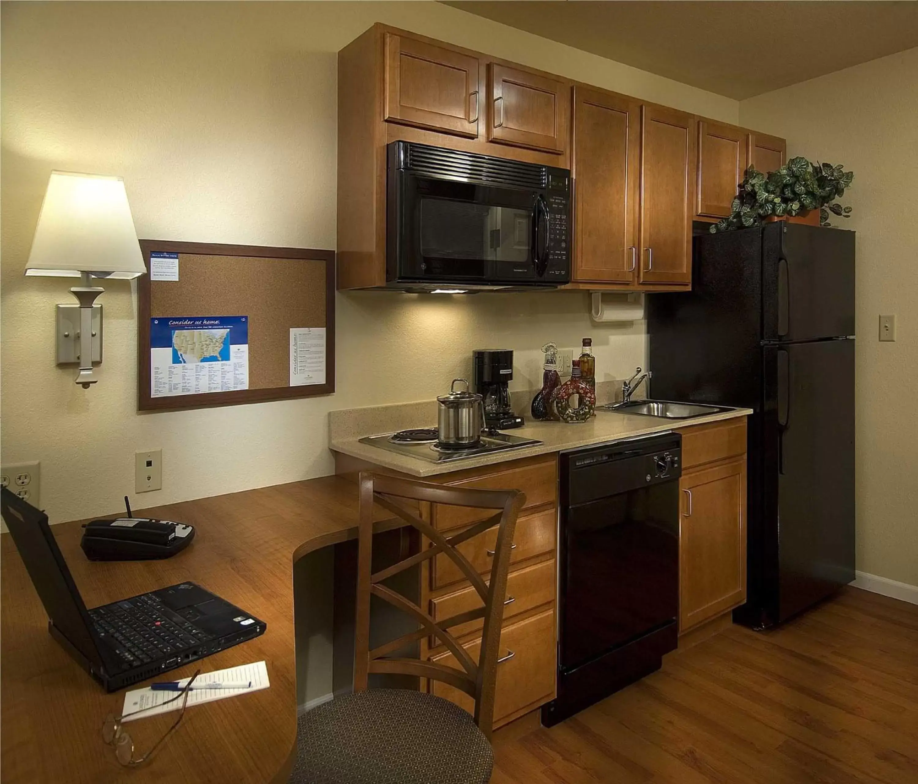 Photo of the whole room, Kitchen/Kitchenette in Candlewood Suites Avondale-New Orleans, an IHG Hotel