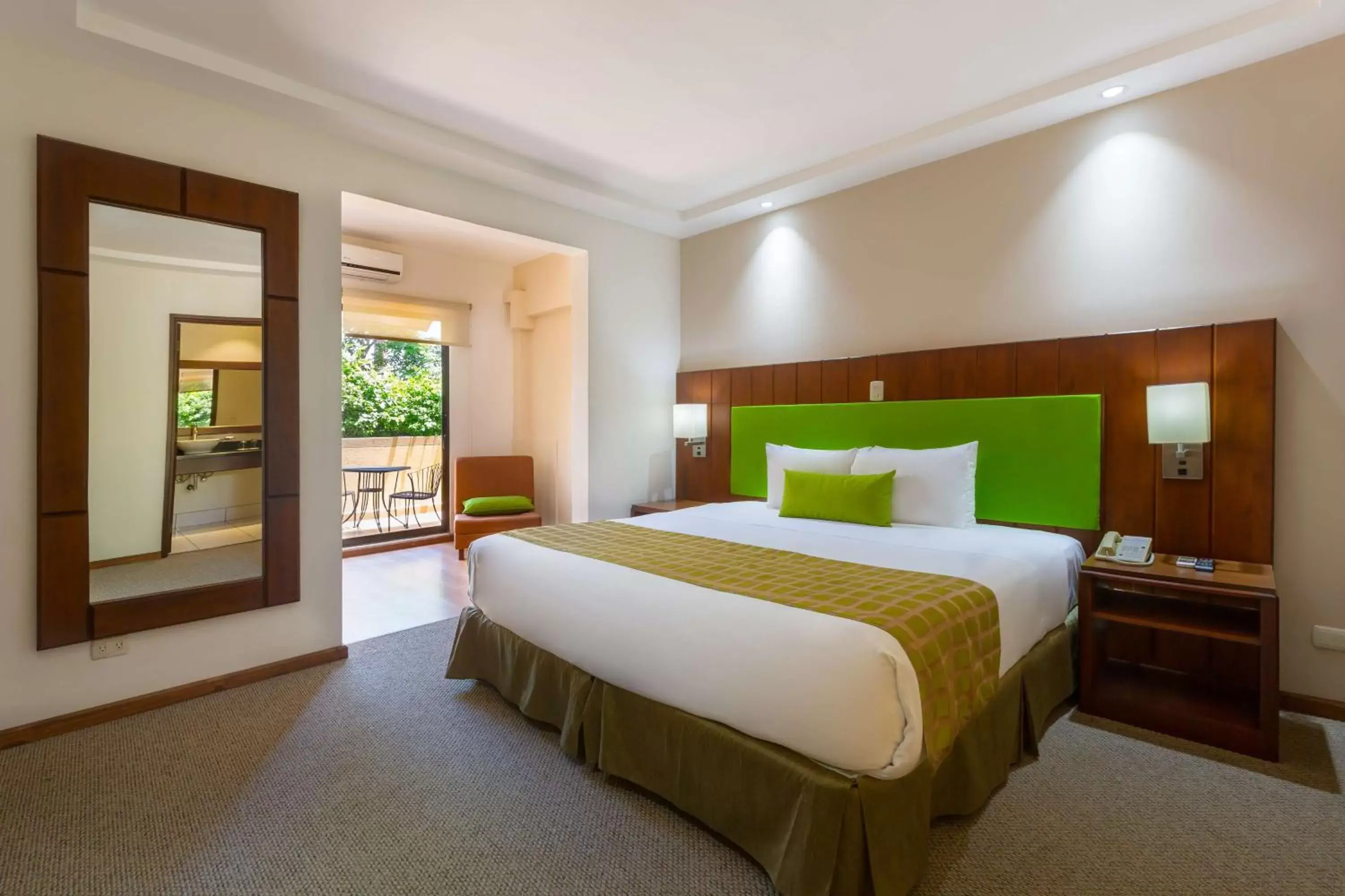 Photo of the whole room, Bed in Country Inn & Suites by Radisson, San Jose Aeropuerto, Costa Rica