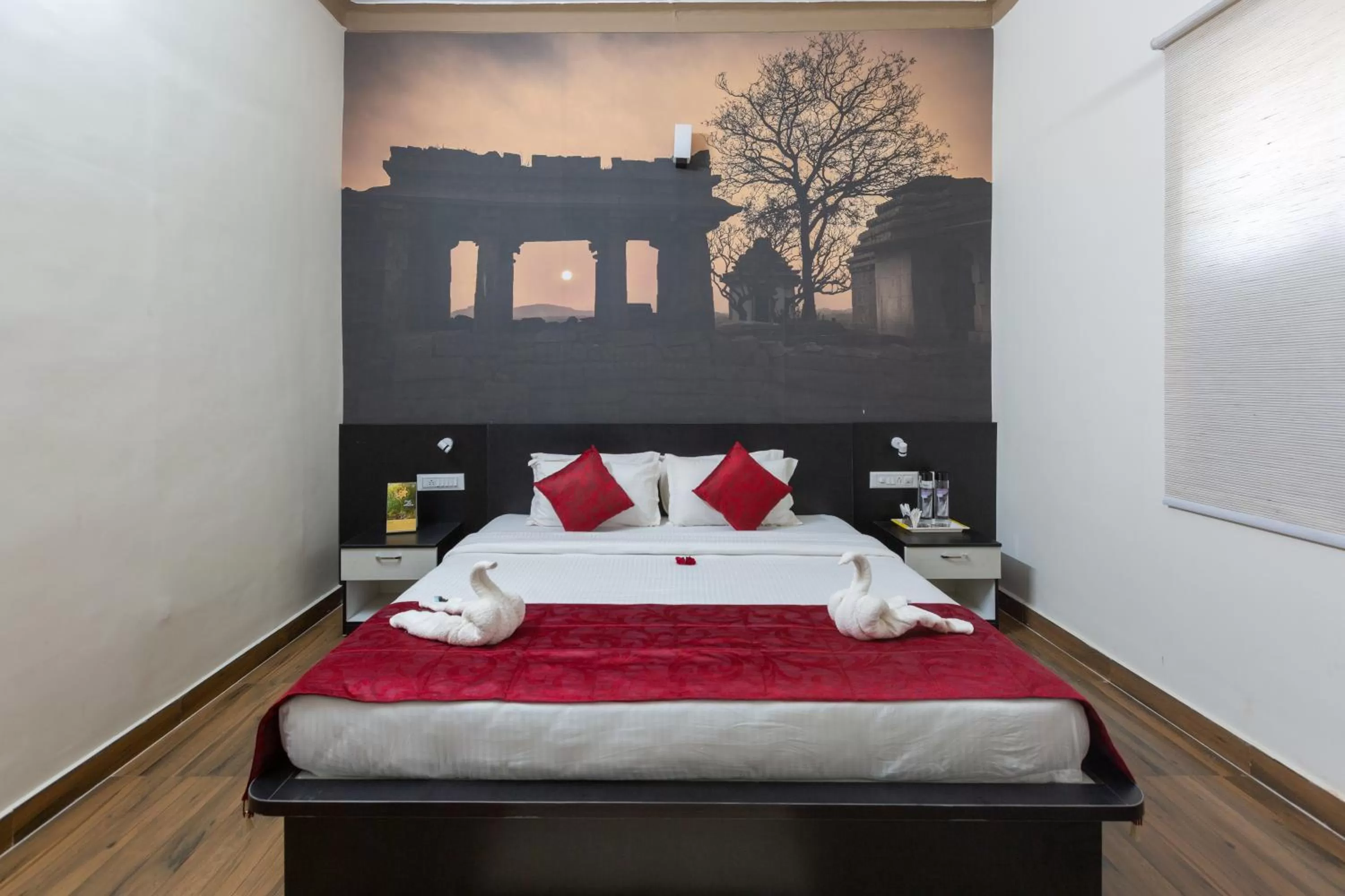 Bed in KSTDC Hotel Mayura Vijayanagara Hampi