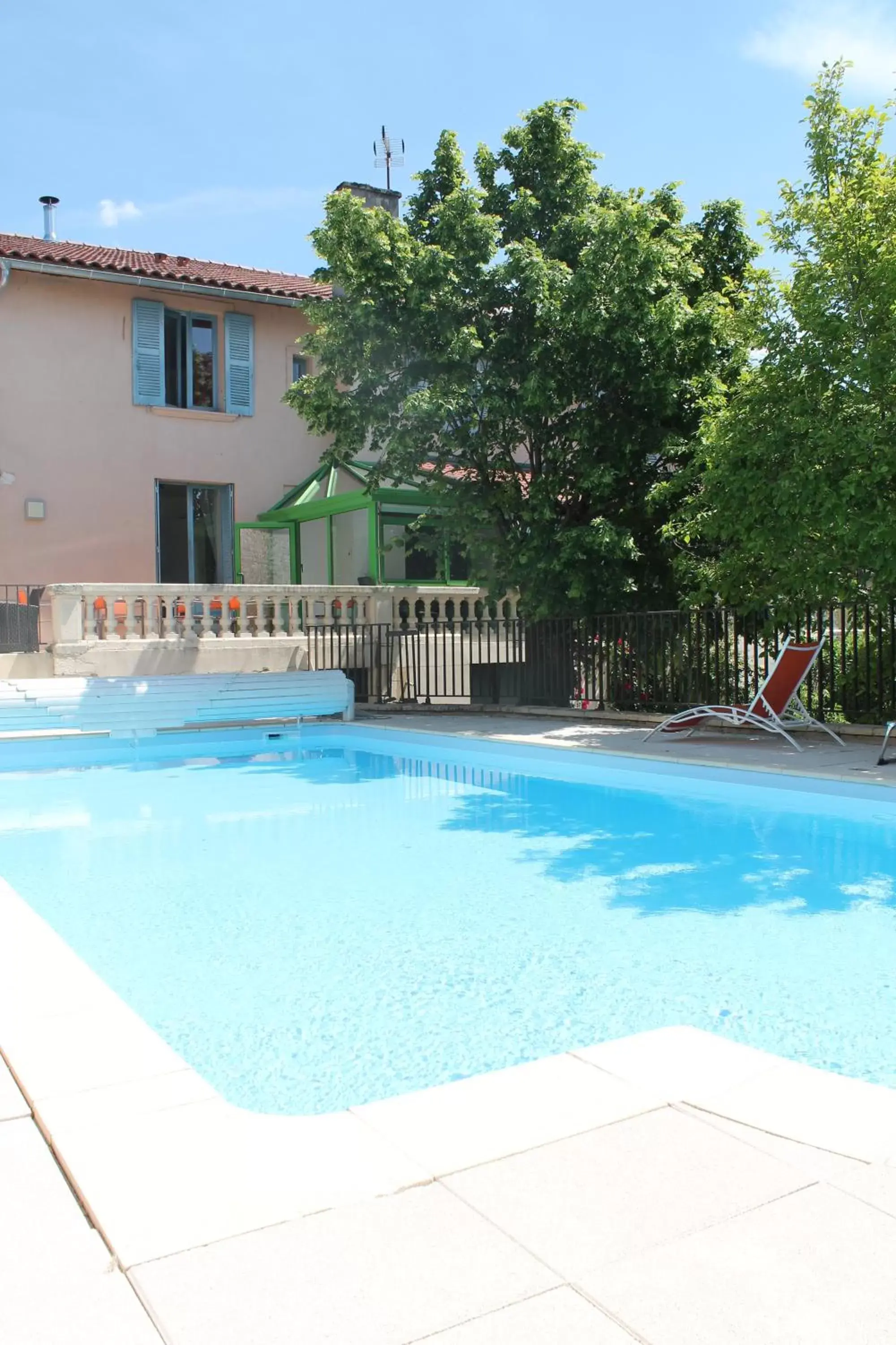 Pool view, Swimming Pool in Logis Hôtel Restaurant Vuillot