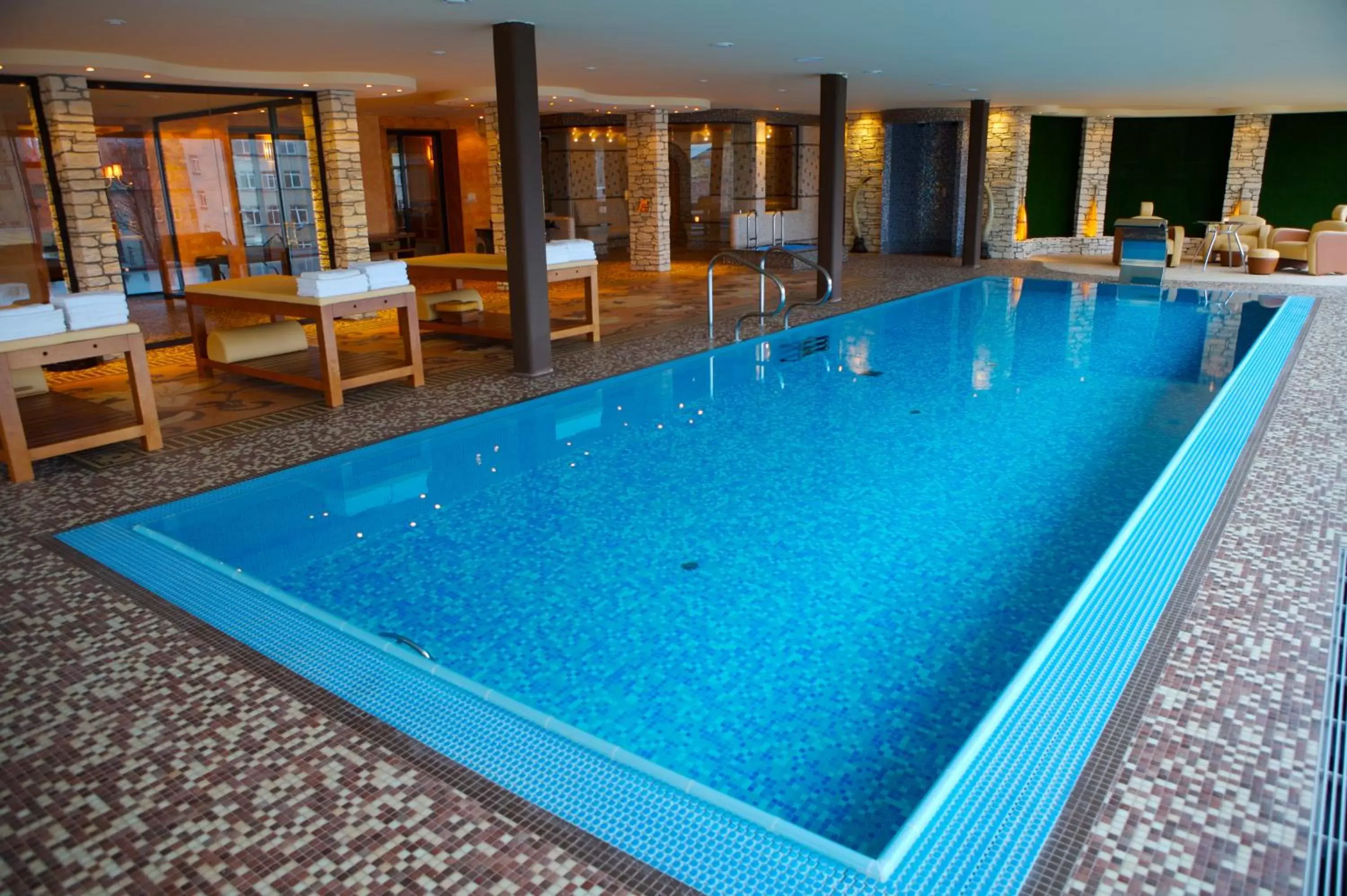 Spa and wellness centre/facilities, Swimming Pool in Royal Casino SPA & Hotel Resort