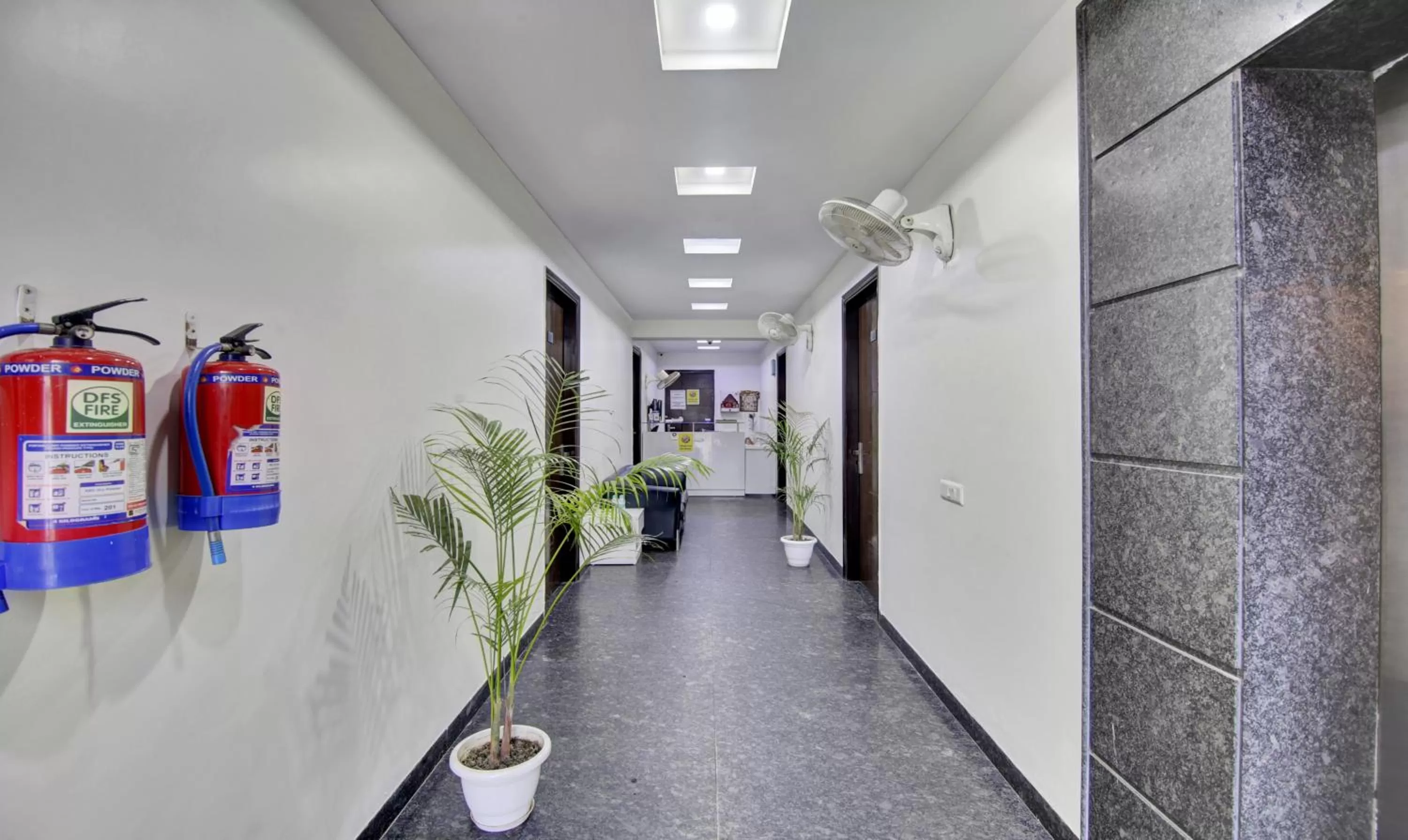 elevator in Treebo Trend Apple Pie