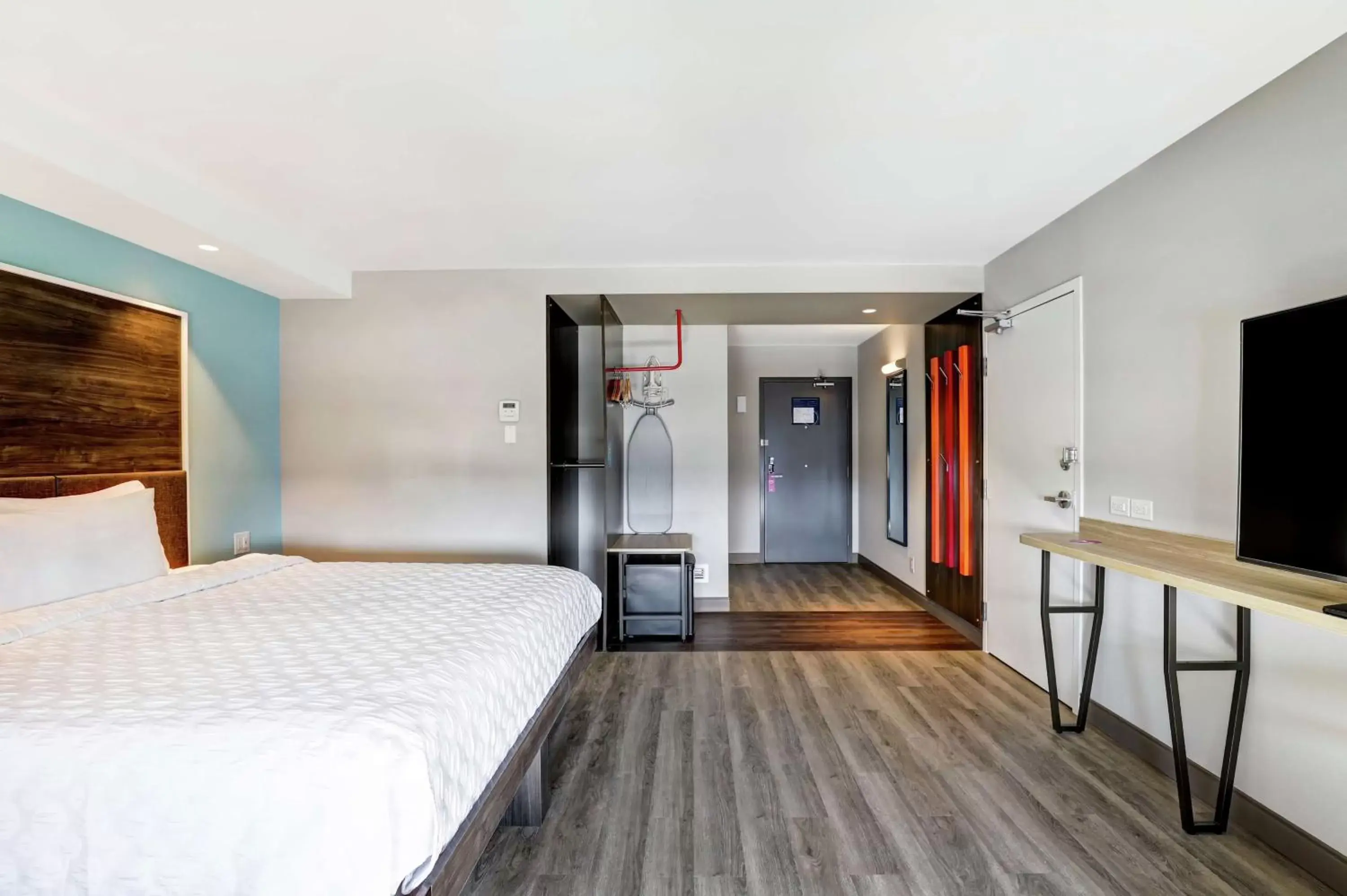 Bedroom in Tru By Hilton Edmonton Windermere