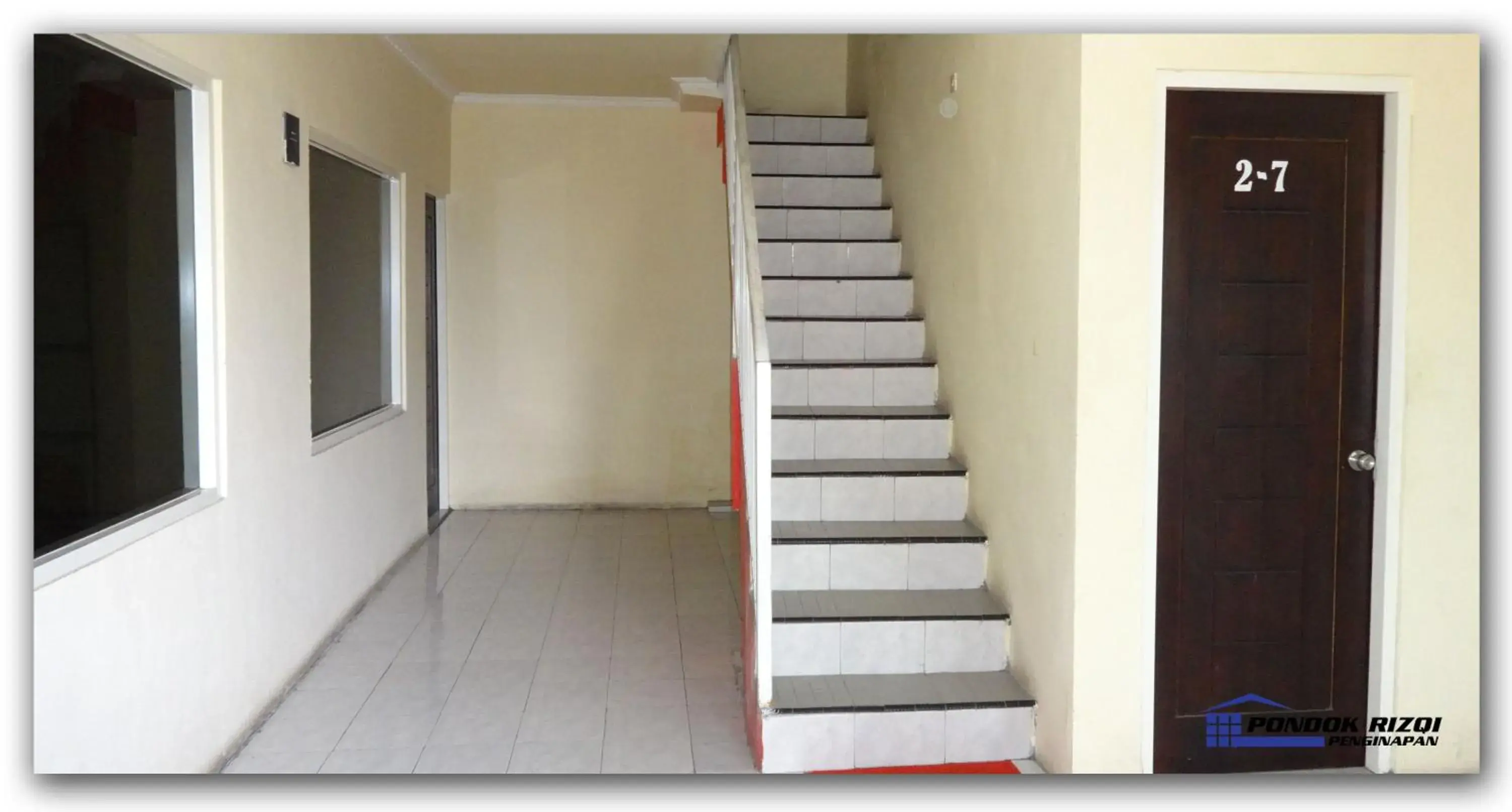 Facade/entrance in Penginapan Pondok Rizqi Syariah Facade/entrance in Penginapan Pondok Rizqi Syariah