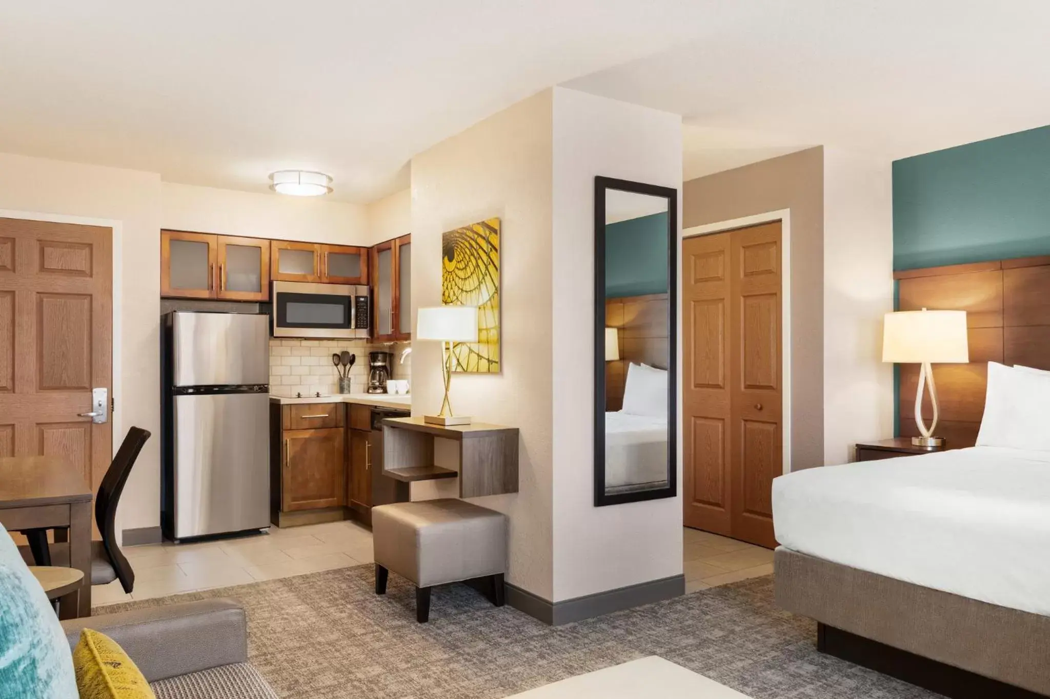 Photo of the whole room, Kitchen/Kitchenette in Staybridge Suites Fort Wayne, an IHG Hotel