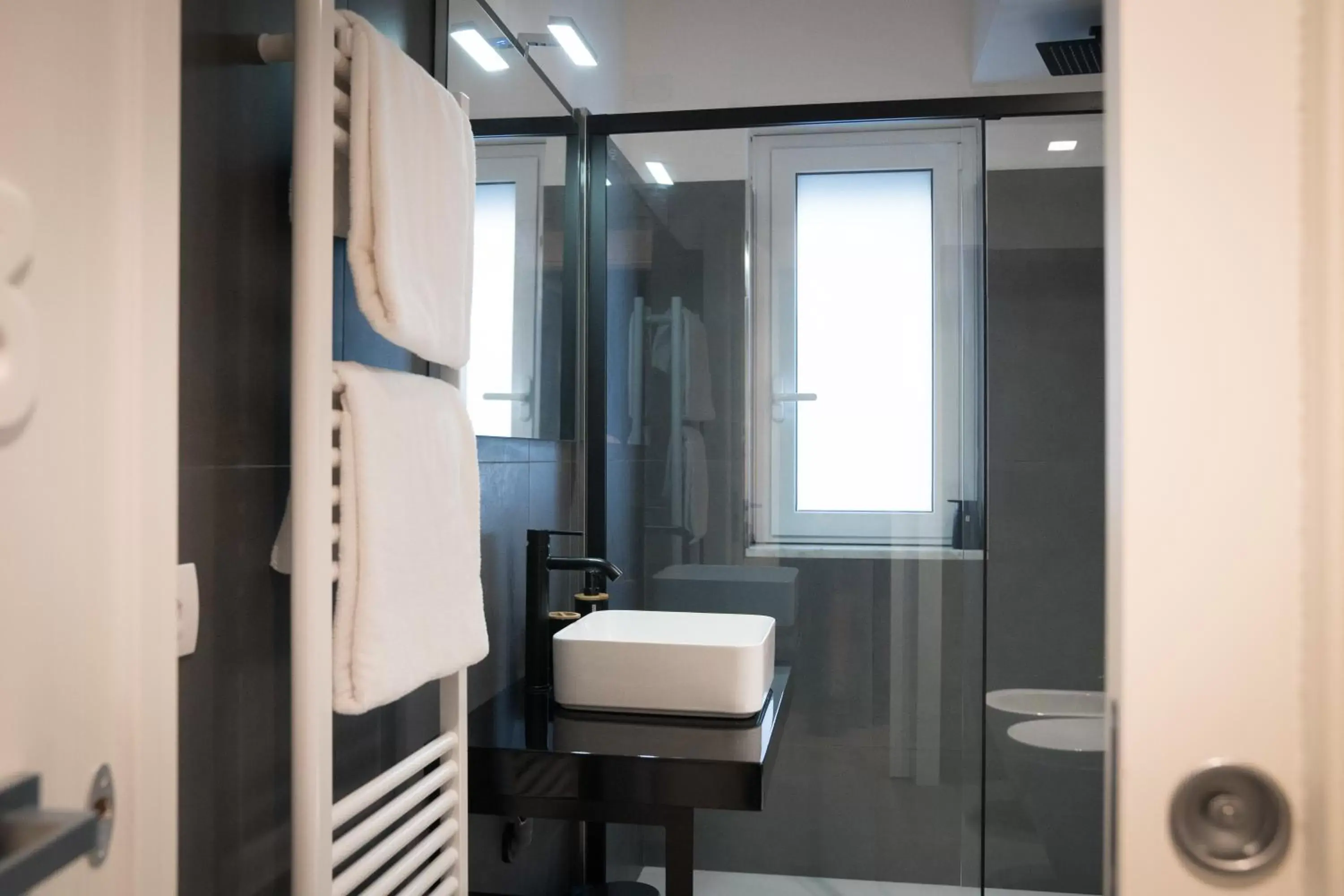 Bathroom in Oktò apartments Milazzo