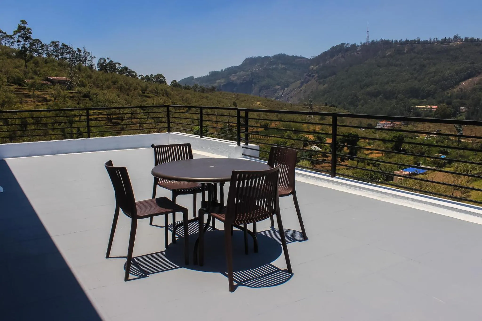 Balcony/Terrace in Silver Mist