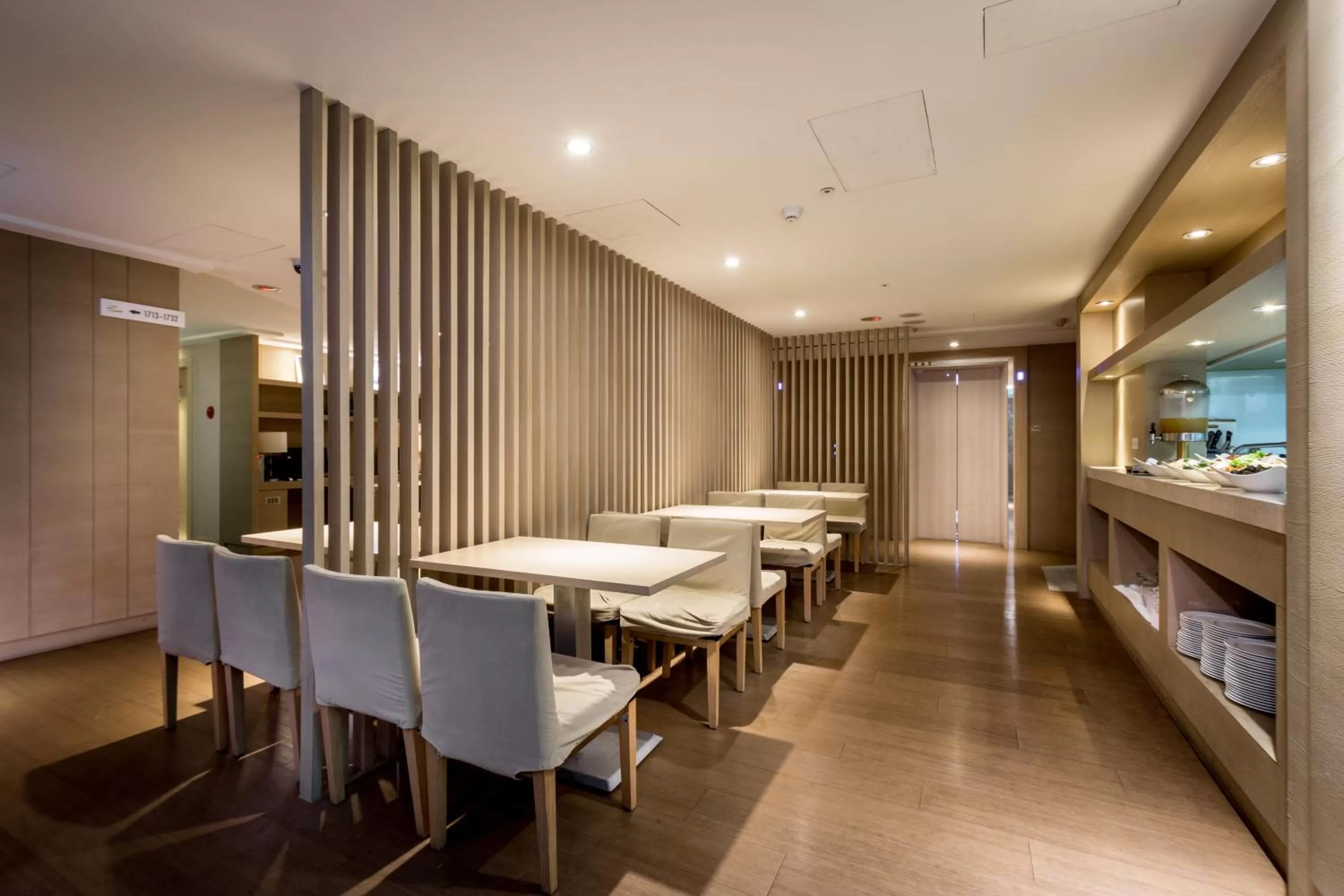 Restaurant/places to eat in Wemeet Hotel Taipei