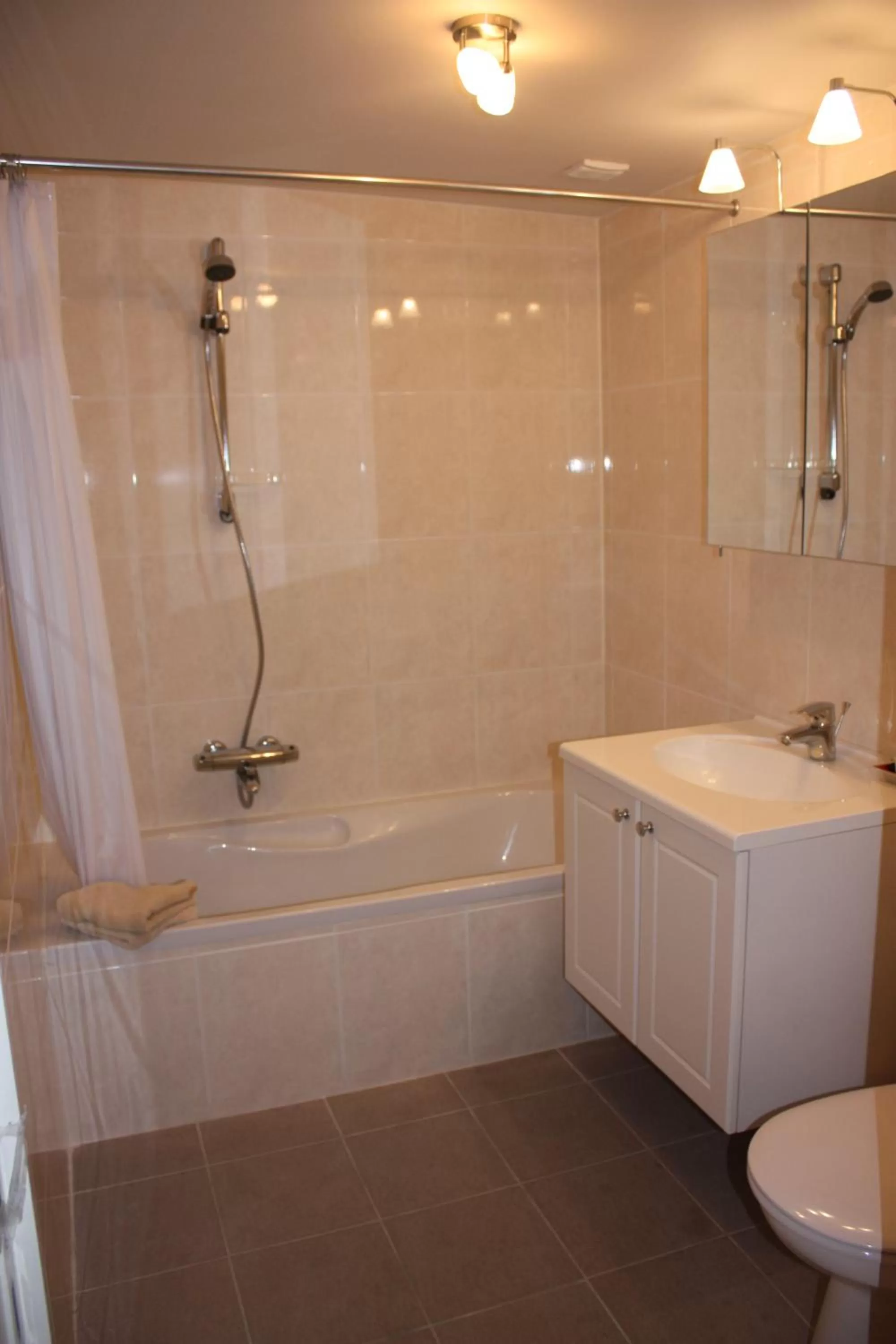 Bathroom in Alliance Hotel Ieper Centrum