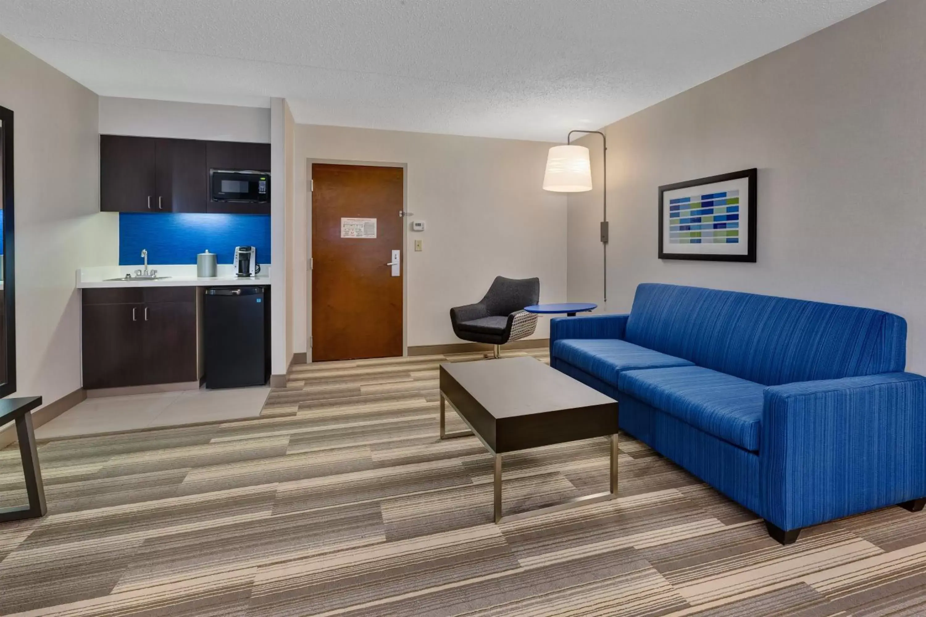 Photo of the whole room, Seating Area in Holiday Inn Express Blacksburg, an IHG Hotel