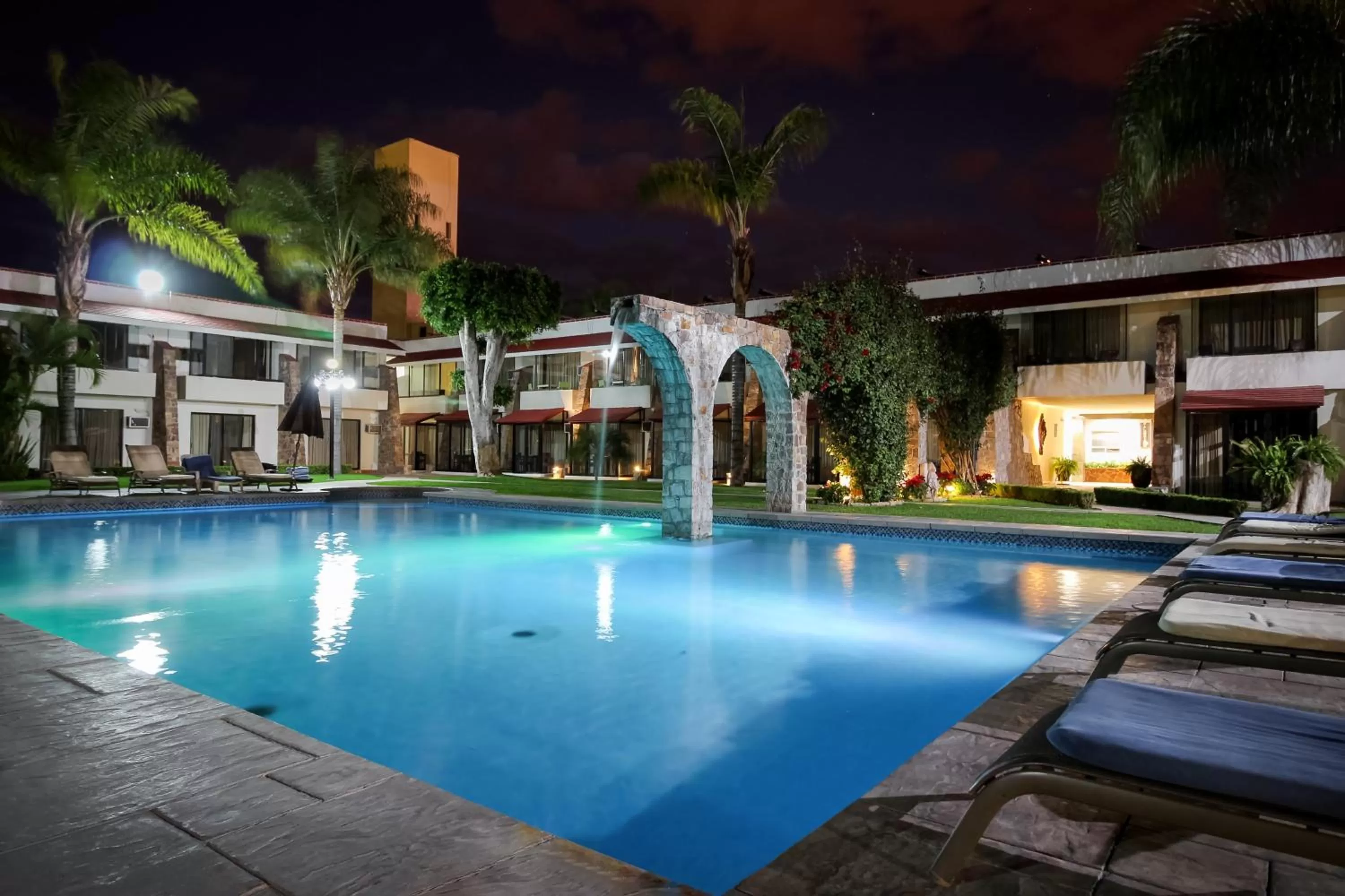 Night in Real de Minas Poliforum