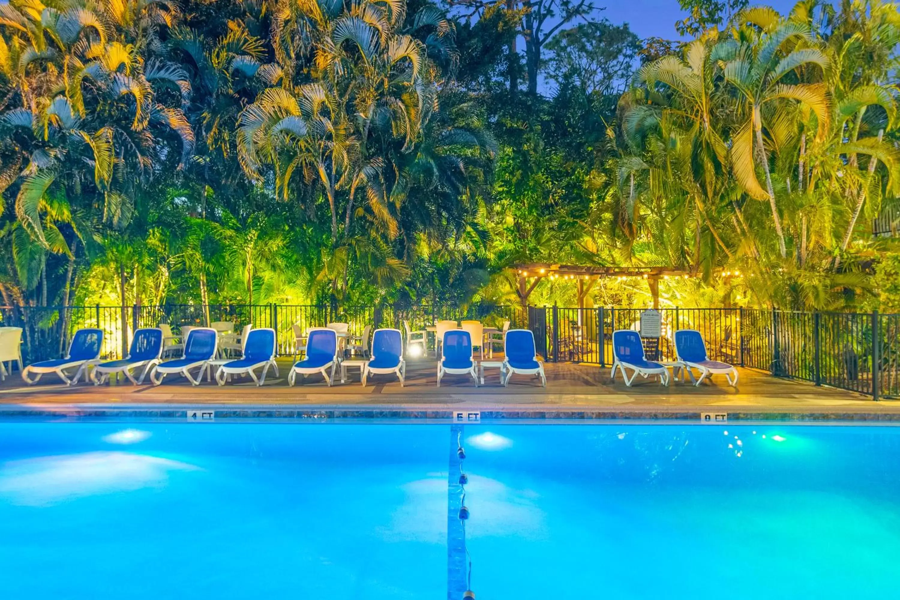 Swimming Pool in The Fairways Inn of Naples