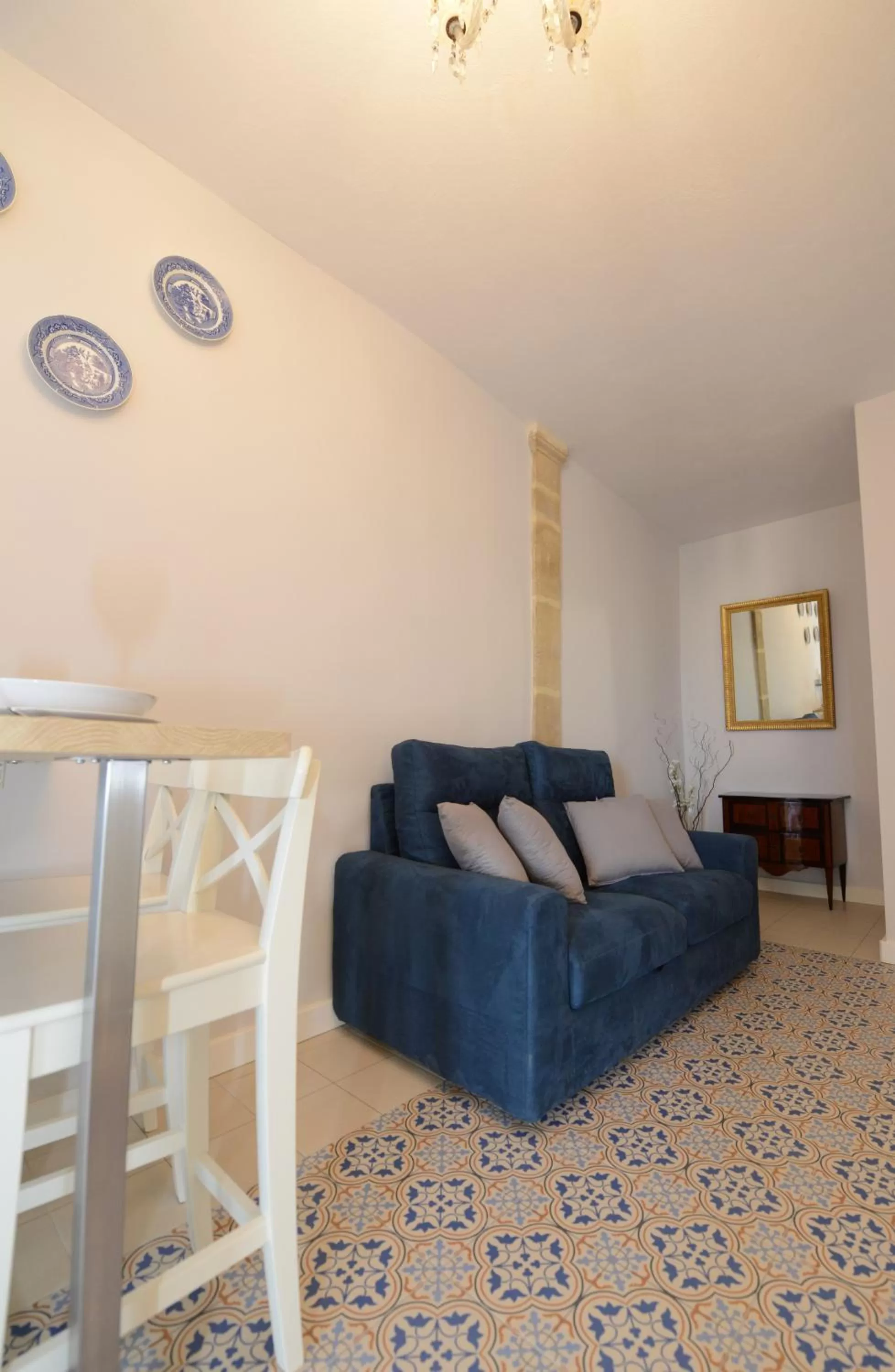 Dining area, Bed in Paulos Valletta