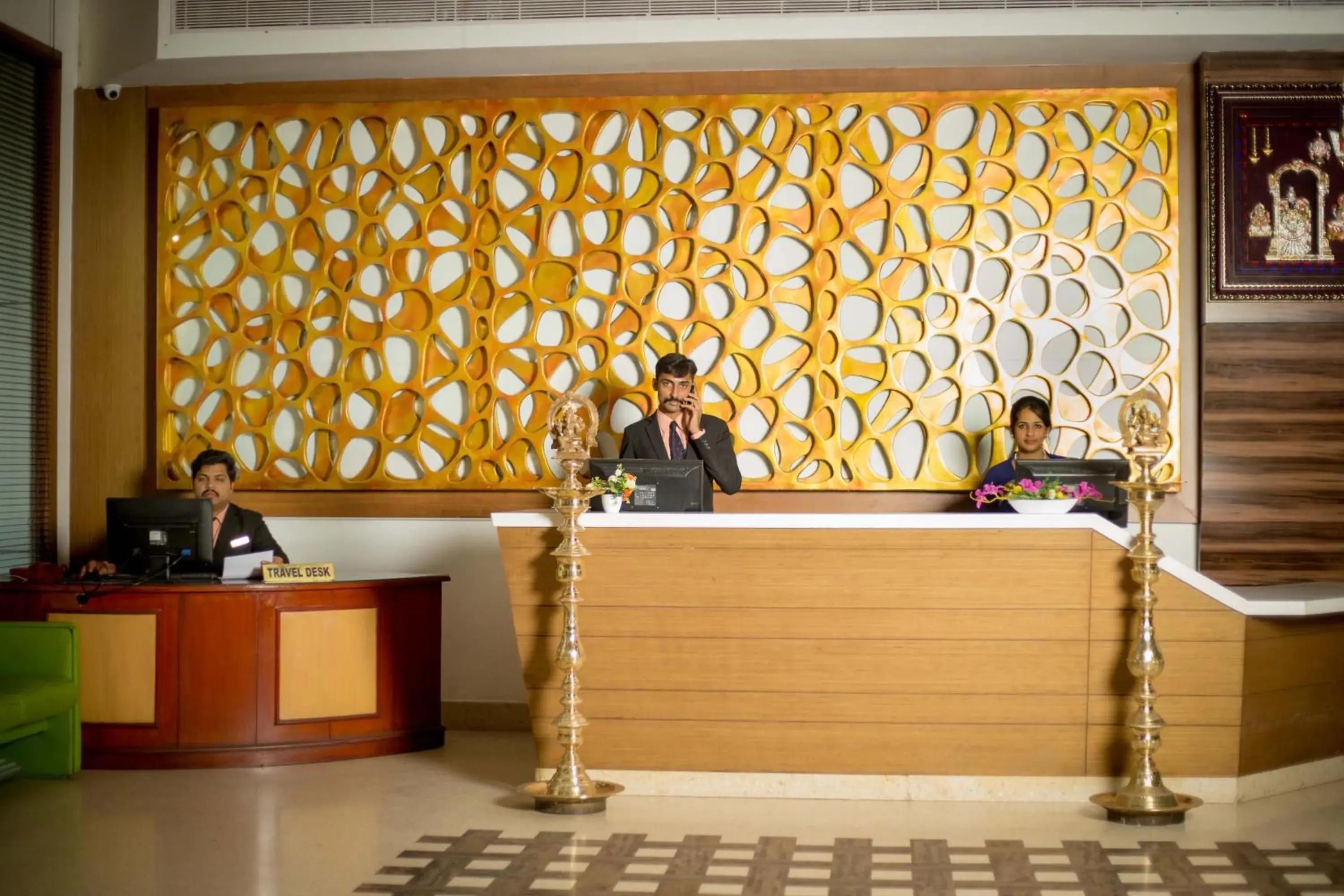 Staff, Lobby/Reception in Shelter Hotel