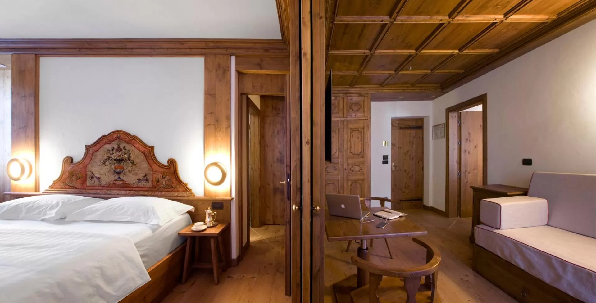 Photo of the whole room, Bed in Hotel Cortina