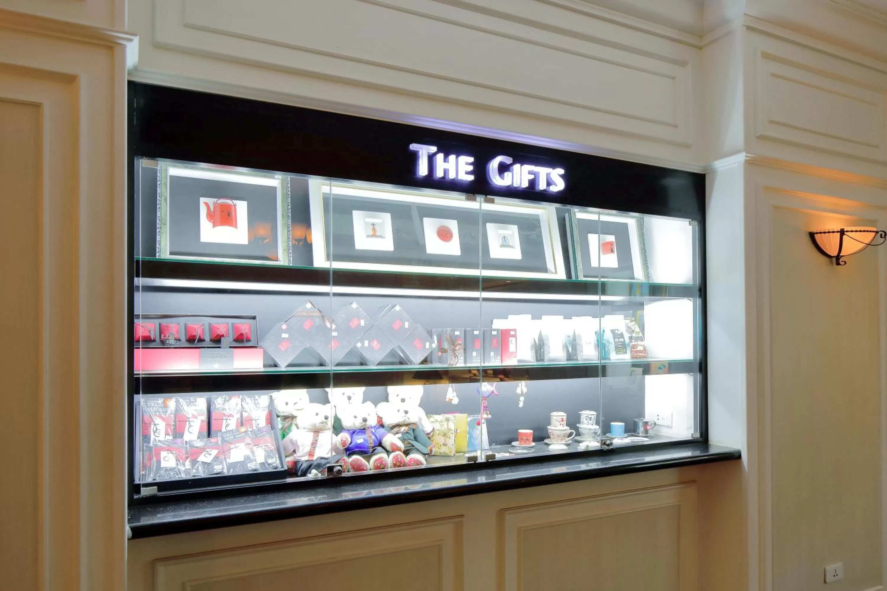 On-site shops in Sunway Hotel Hanoi