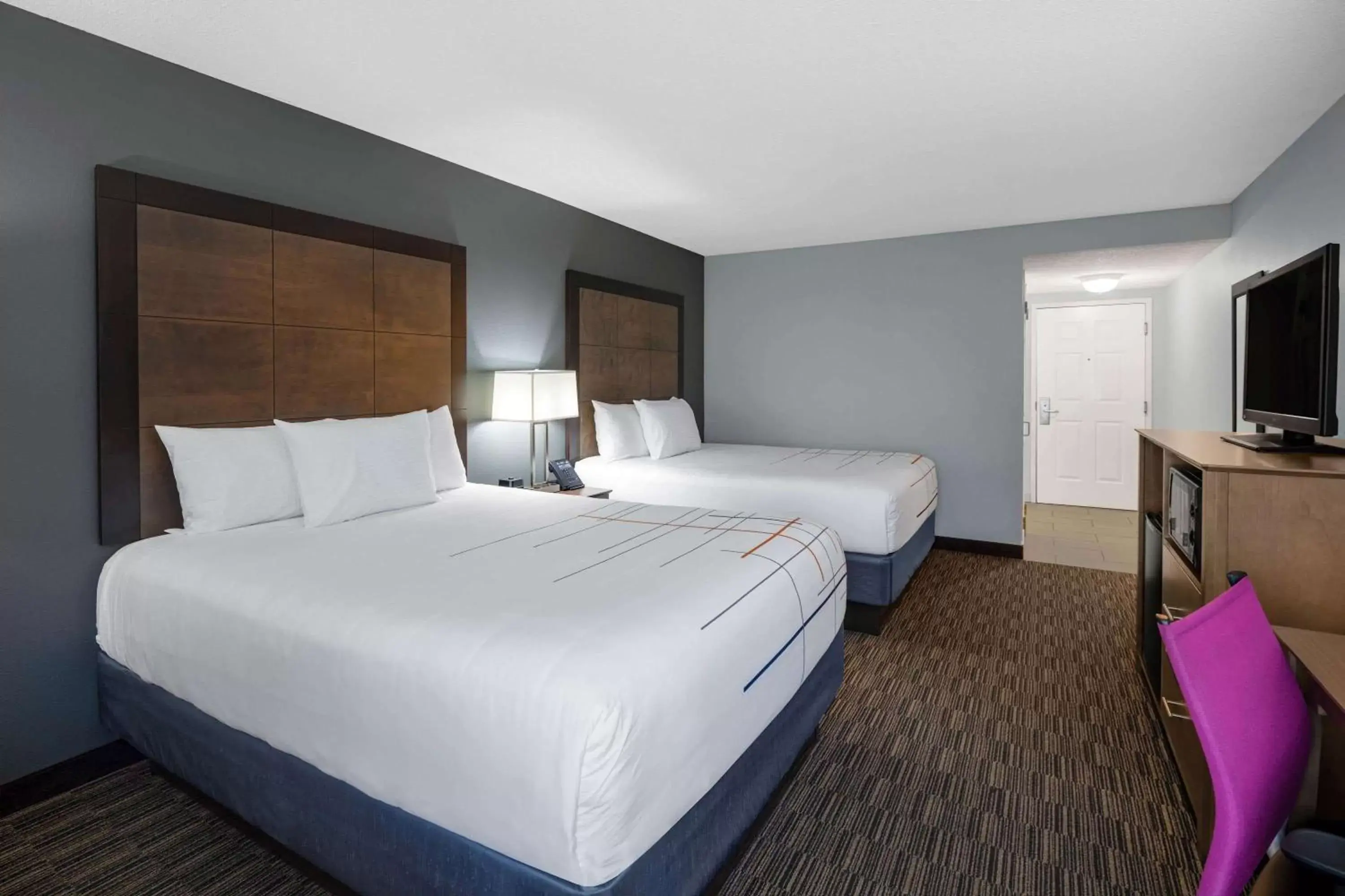 Photo of the whole room, Bed in La Quinta by Wyndham Atlanta Douglasville