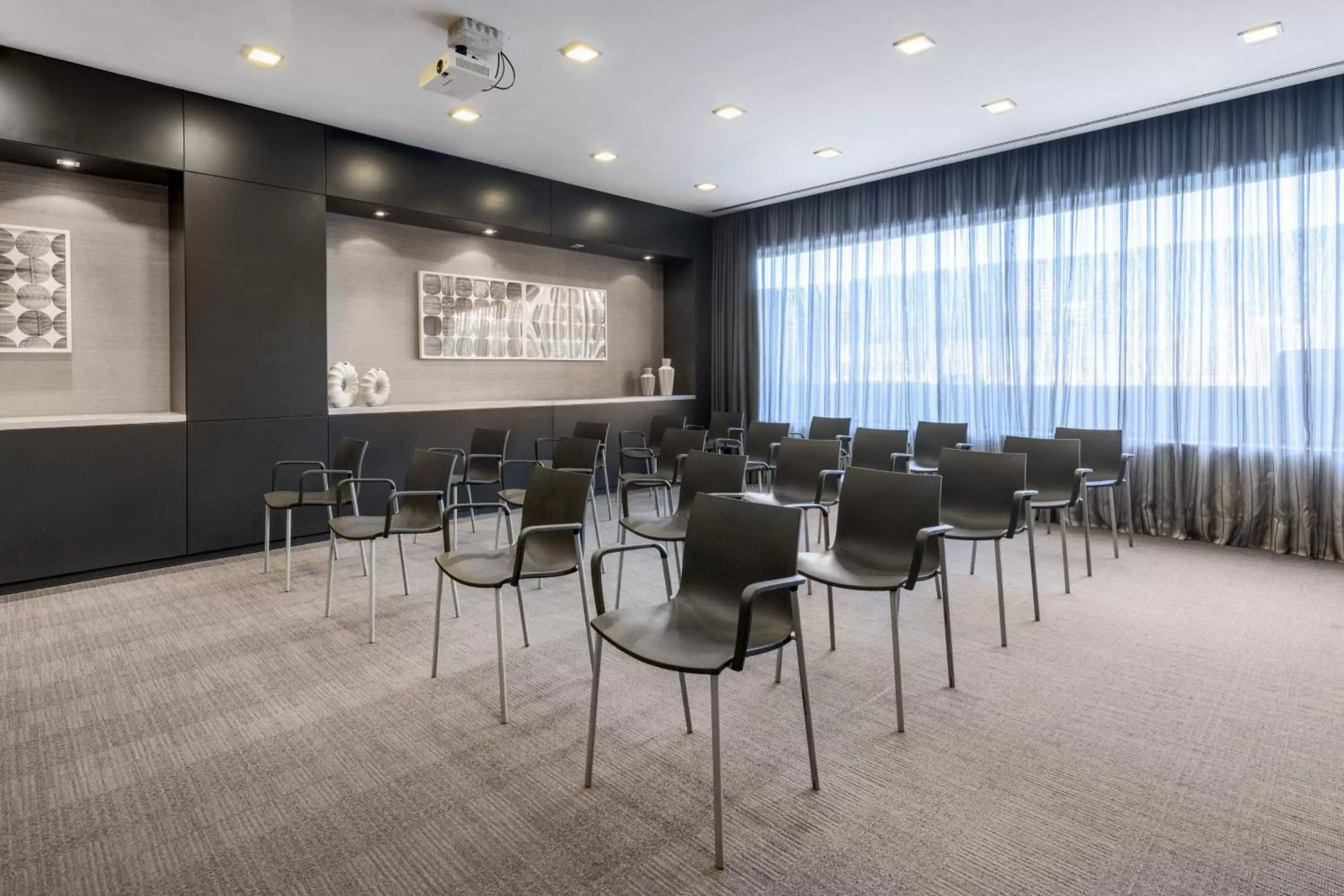 Meeting/conference room in AC Hotel Murcia by Marriott