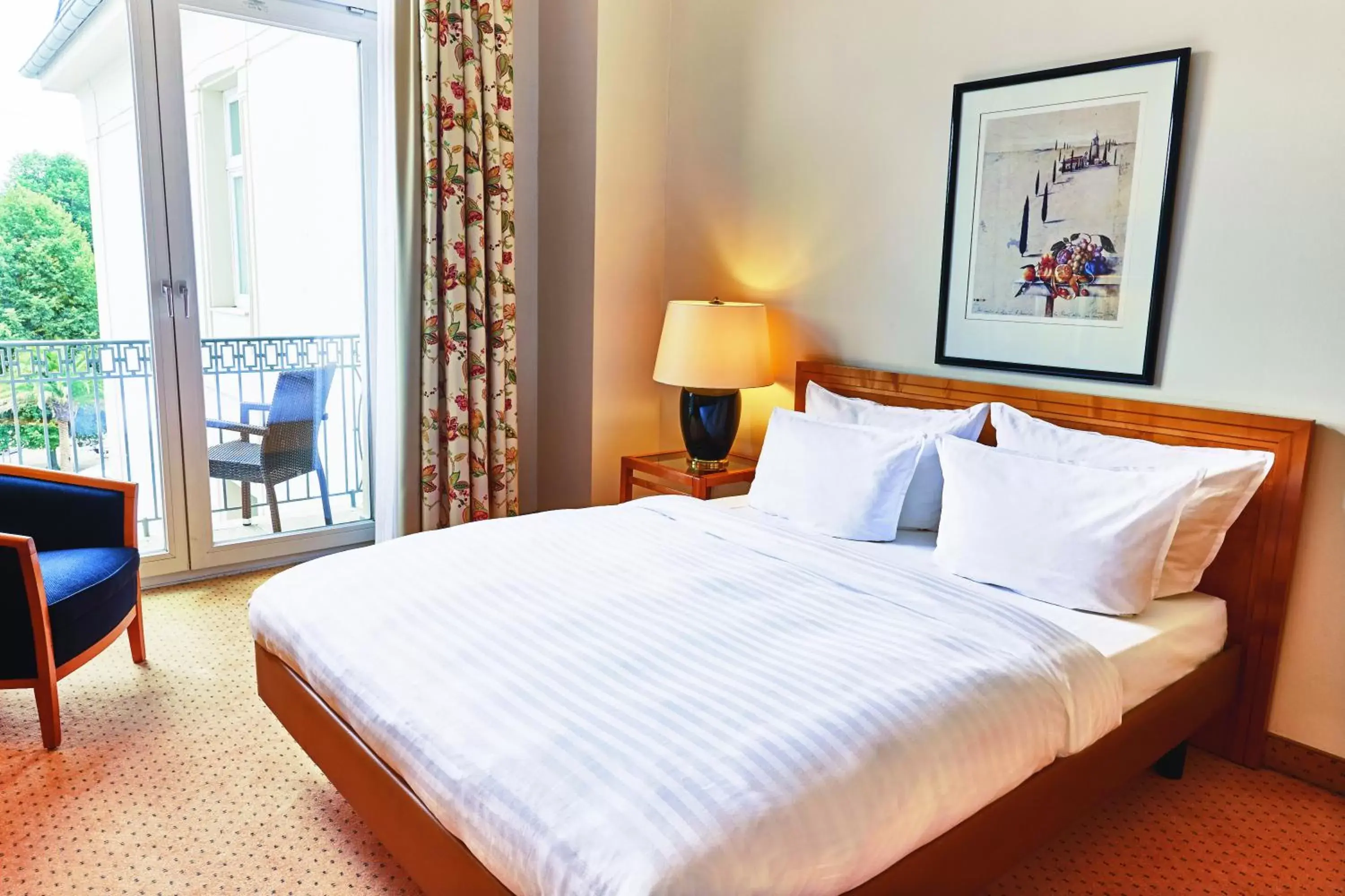 Bedroom, Bed in Steigenberger Hotel & Spa Bad Pyrmont