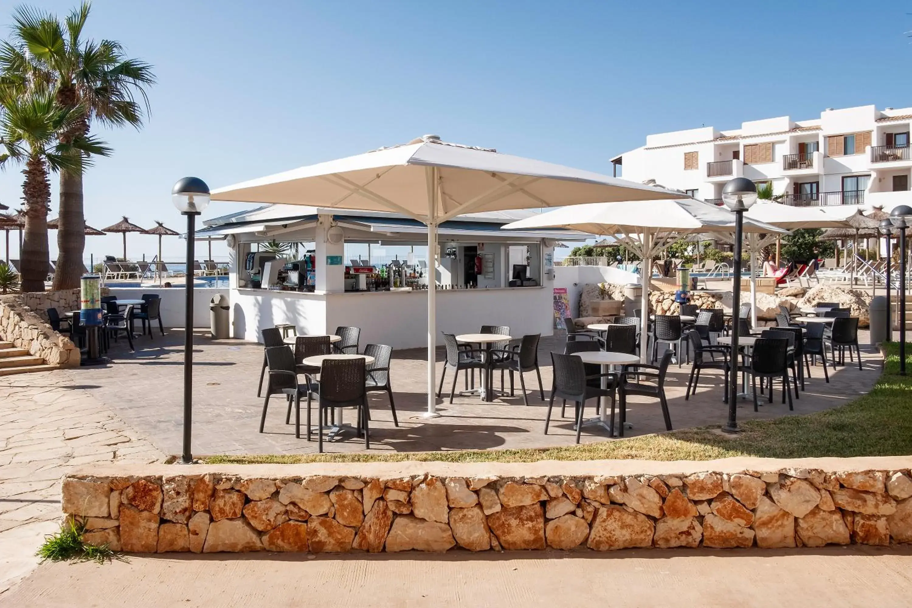 Lounge or bar in Alua Suites Las Rocas Lounge or bar in Alua Suites Las Rocas