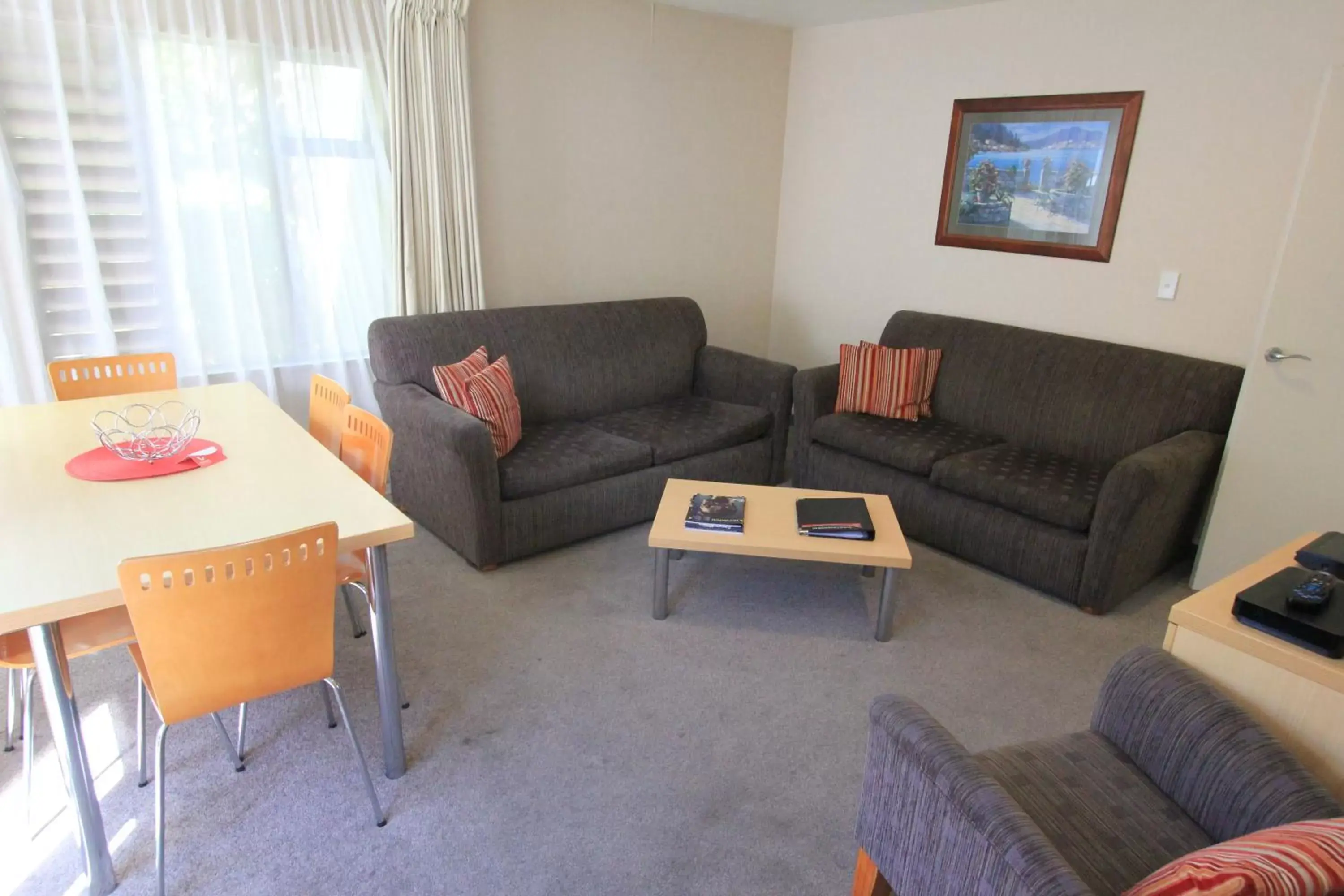 Living room, Seating Area in Voyager Apartments Taupo