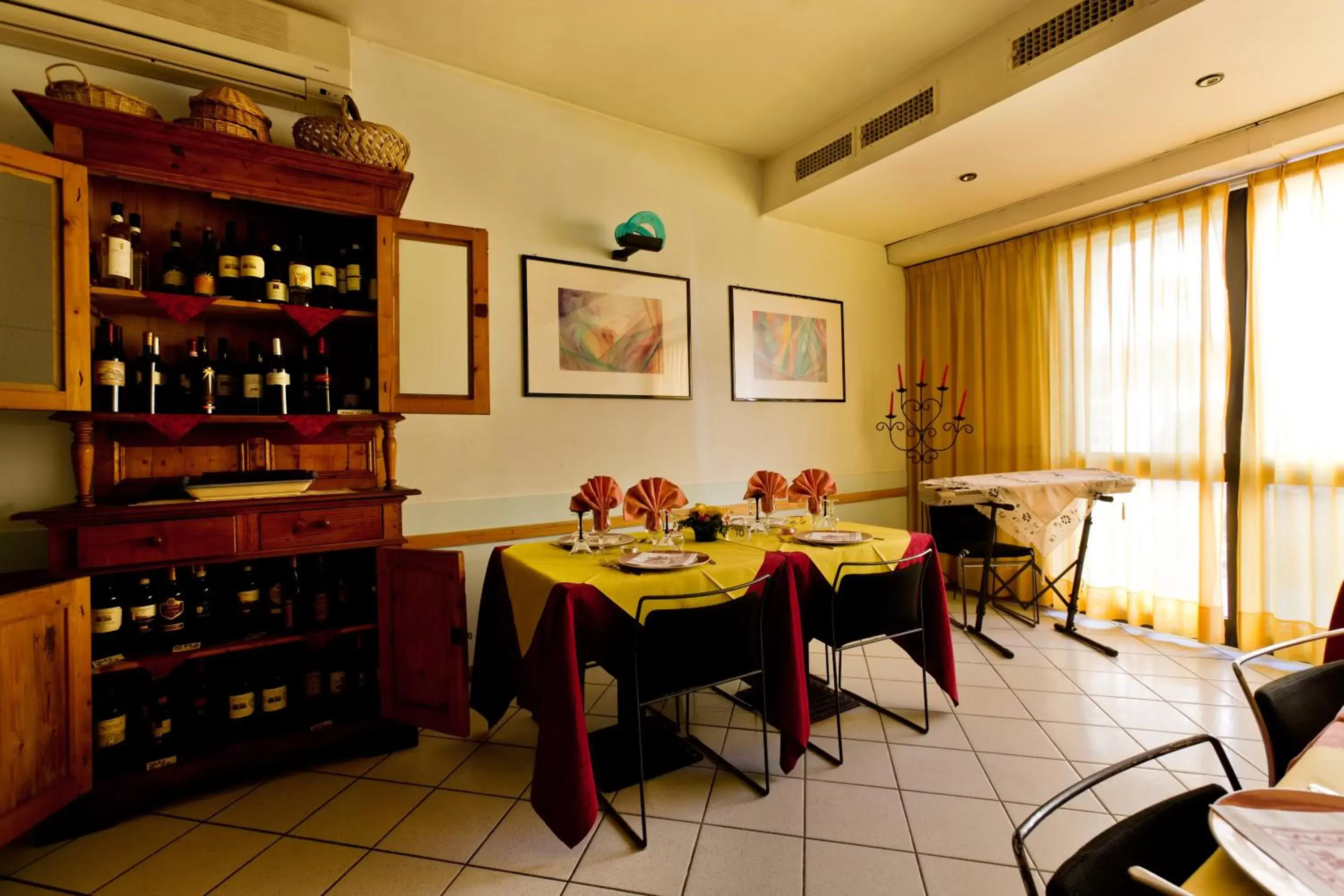 Lounge or bar, Restaurant/Places to Eat in Hotel Letizia