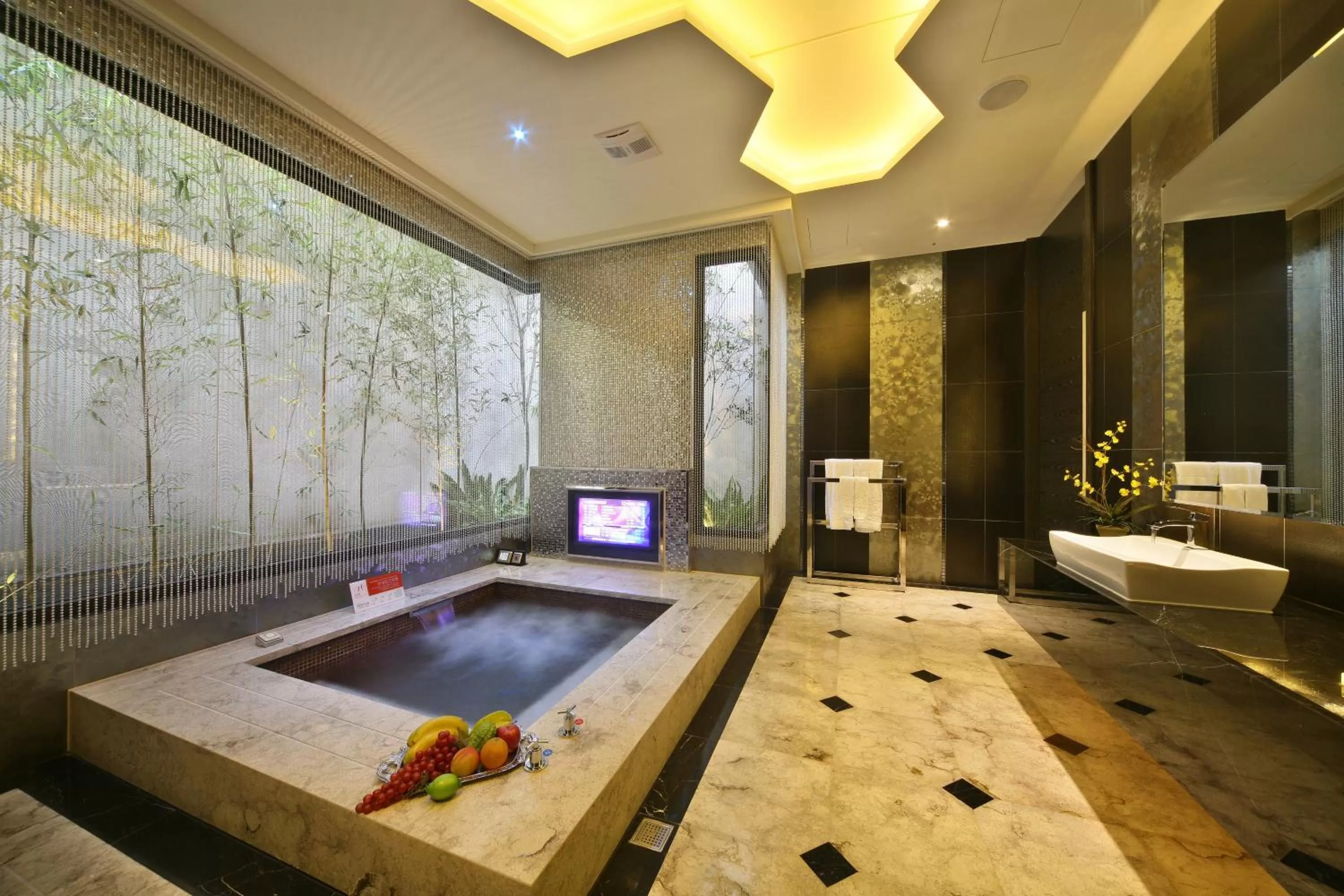 Bath in Han Guan Motel
