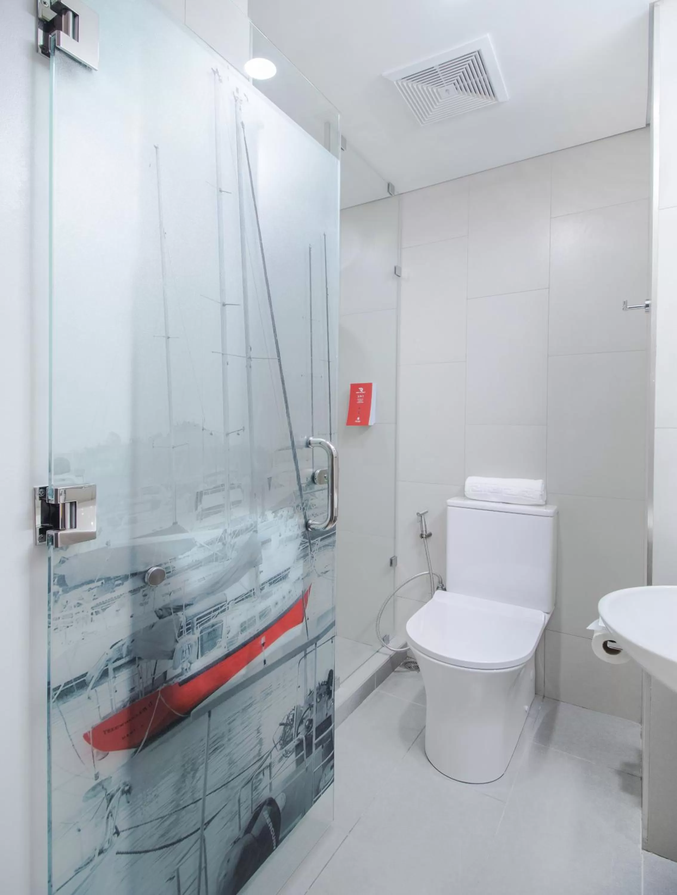 Shower in Red Planet Manila Binondo