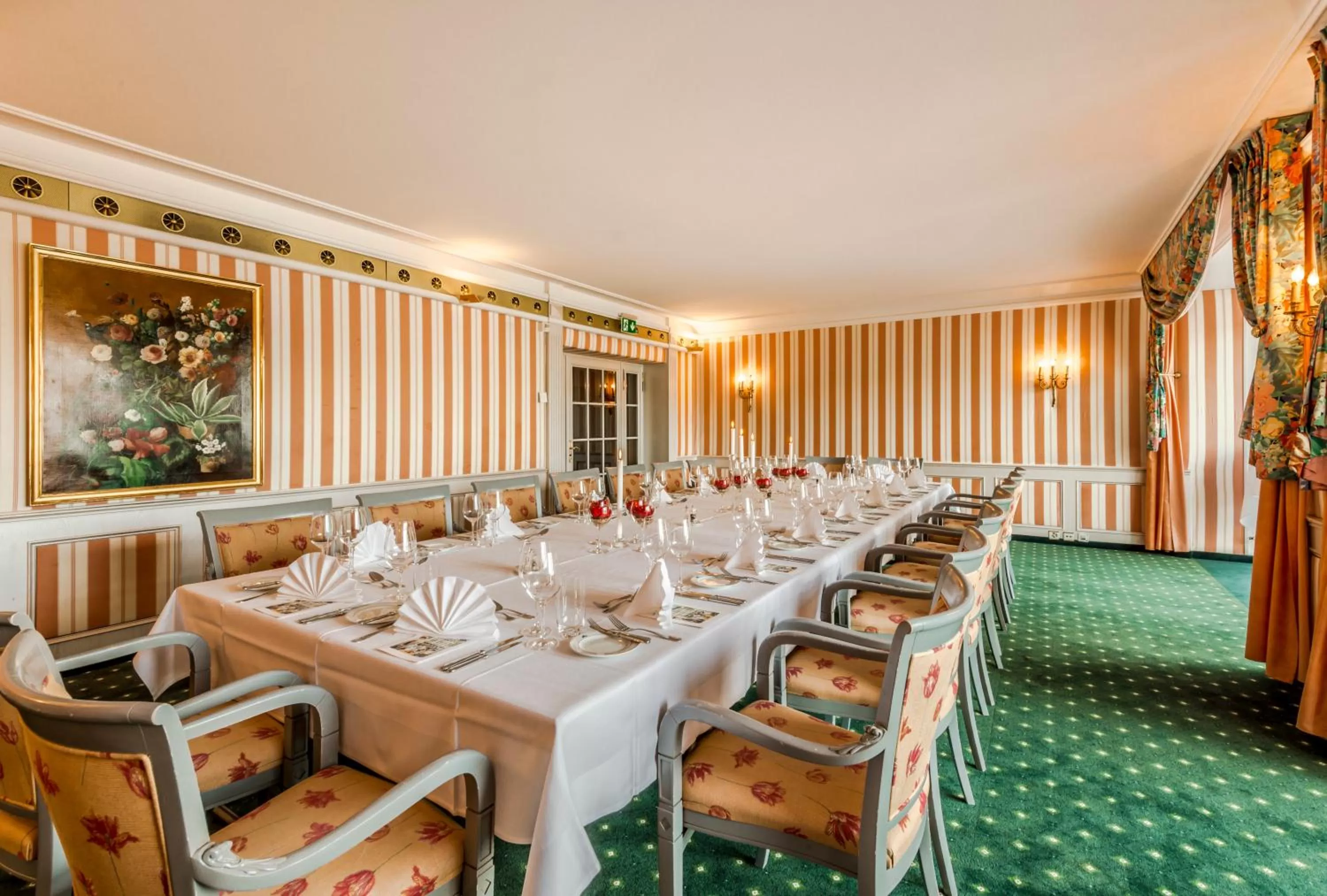 Restaurant/places to eat in Hotel Monopol Luzern