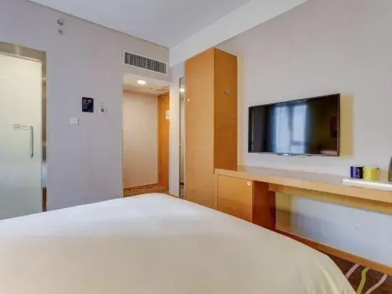 Bed in Holiday Inn Express Xi'an High-Tech Zone, an IHG Hotel