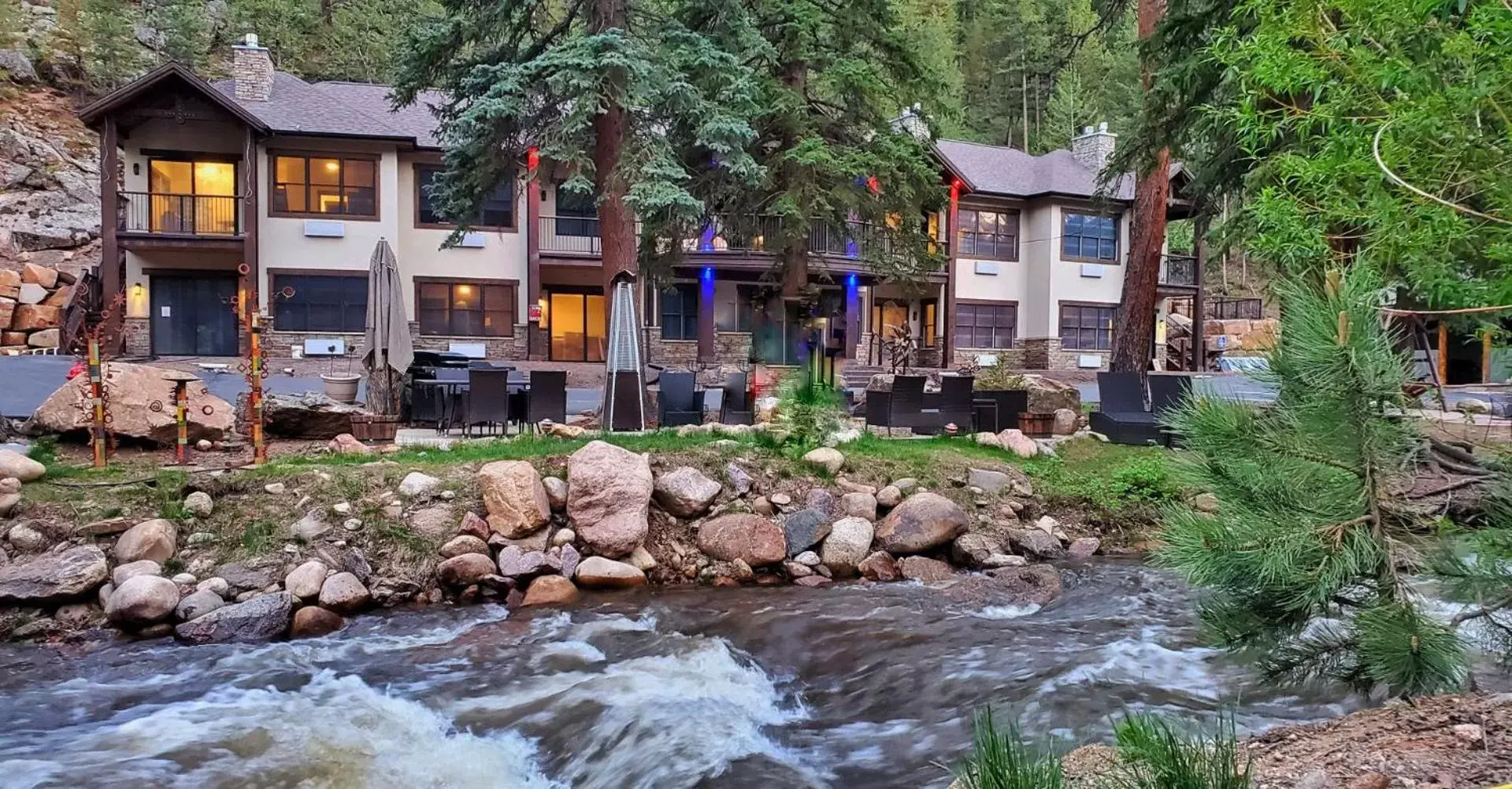 Nearby landmark, Property Building in The Inn on Fall River & Fall River Cabins