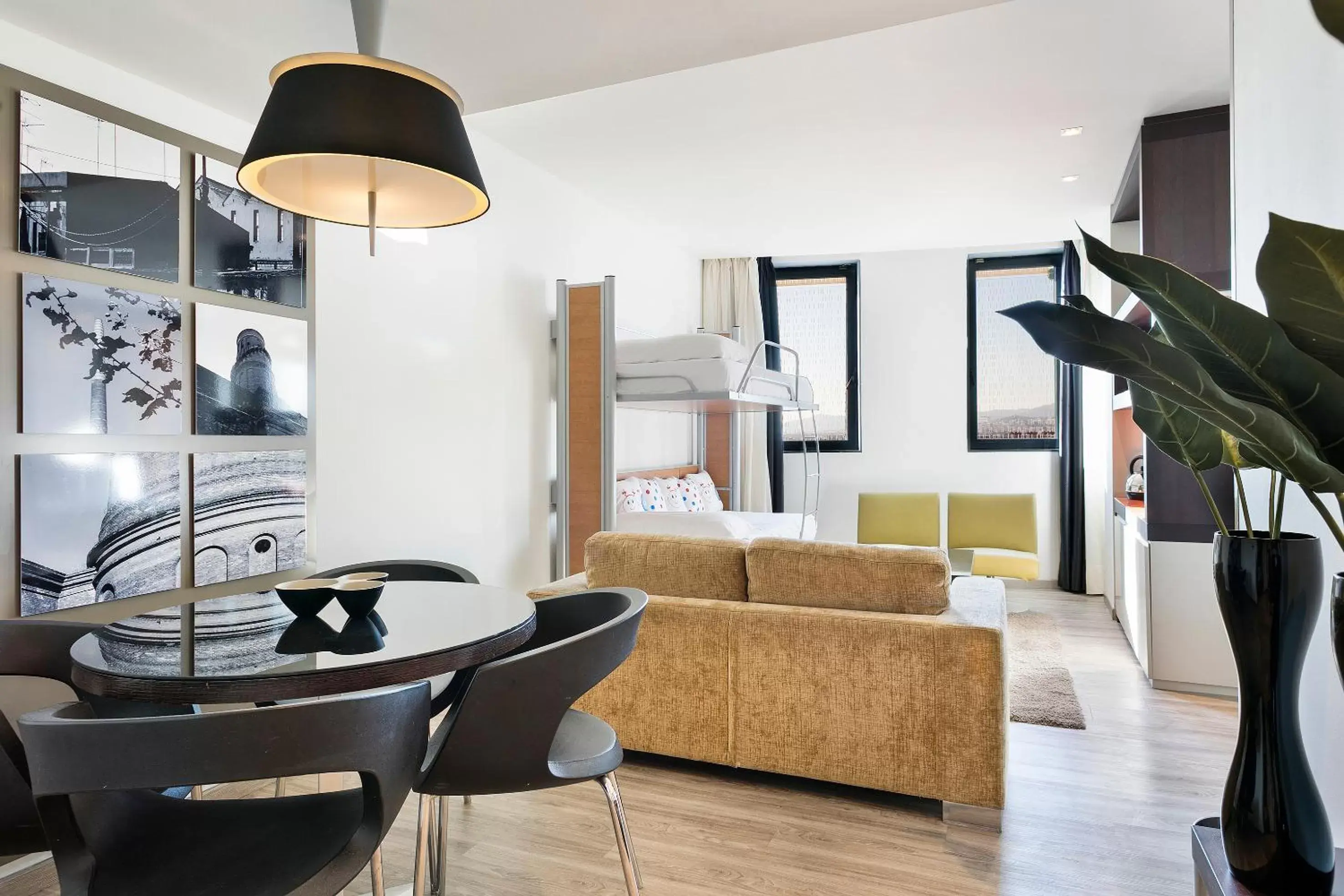 bunk bed in Hotel Barcelona Condal Mar Affiliated by Meliá bunk bed in Hotel Barcelona Condal Mar Affiliated by Meliá