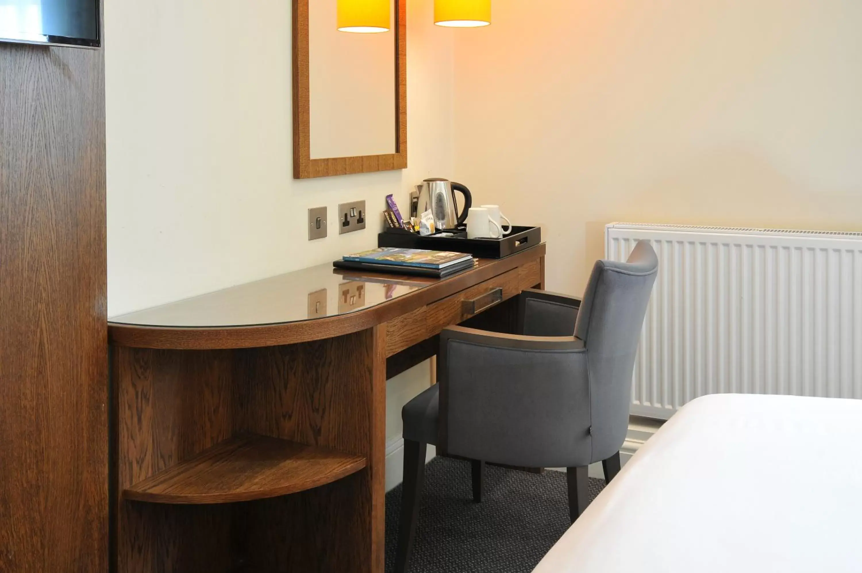 Coffee/Tea Facilities in Bromley Court Hotel London