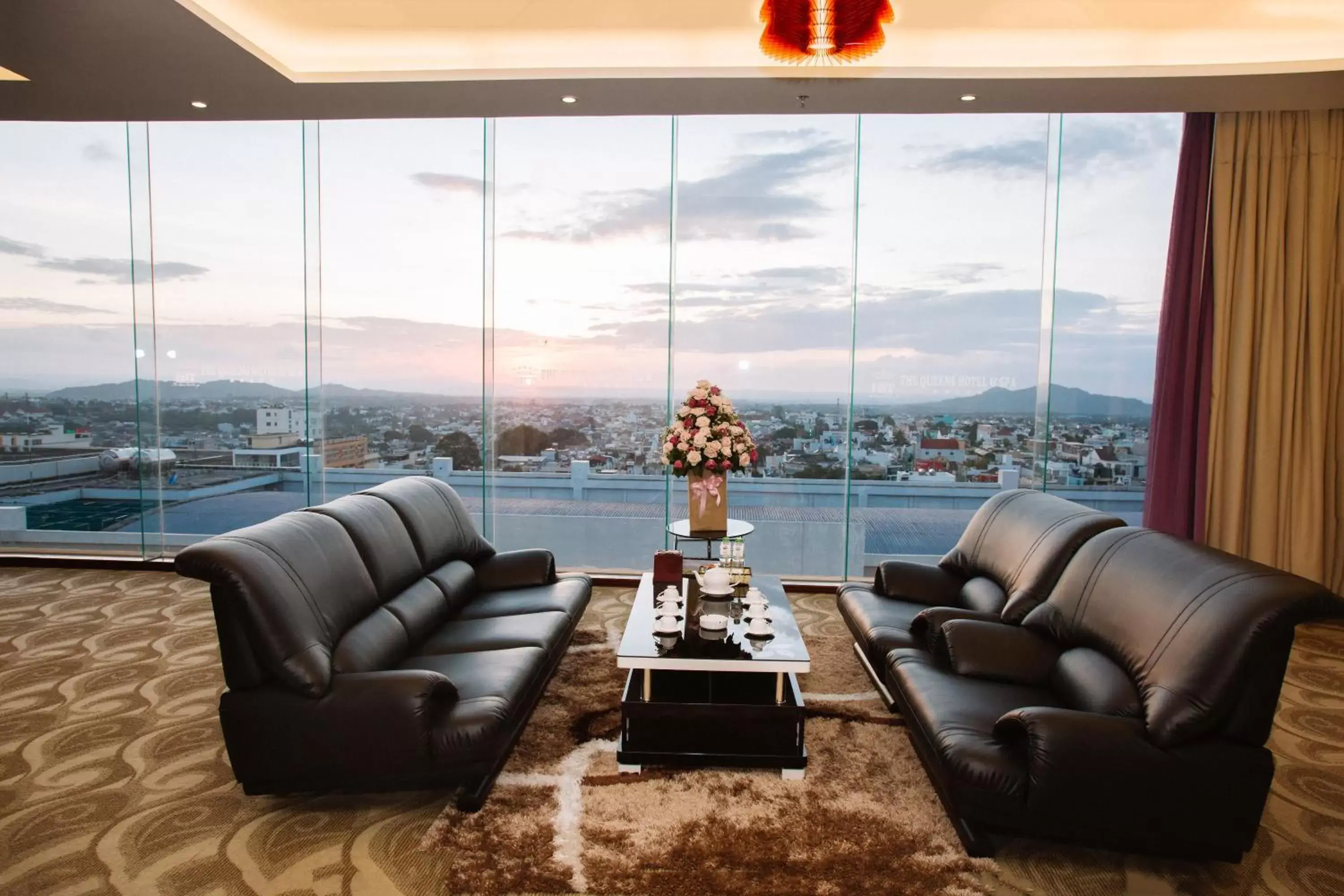 Hai Ba Trung Hotel & Spa Hai Ba Trung Hotel & Spa