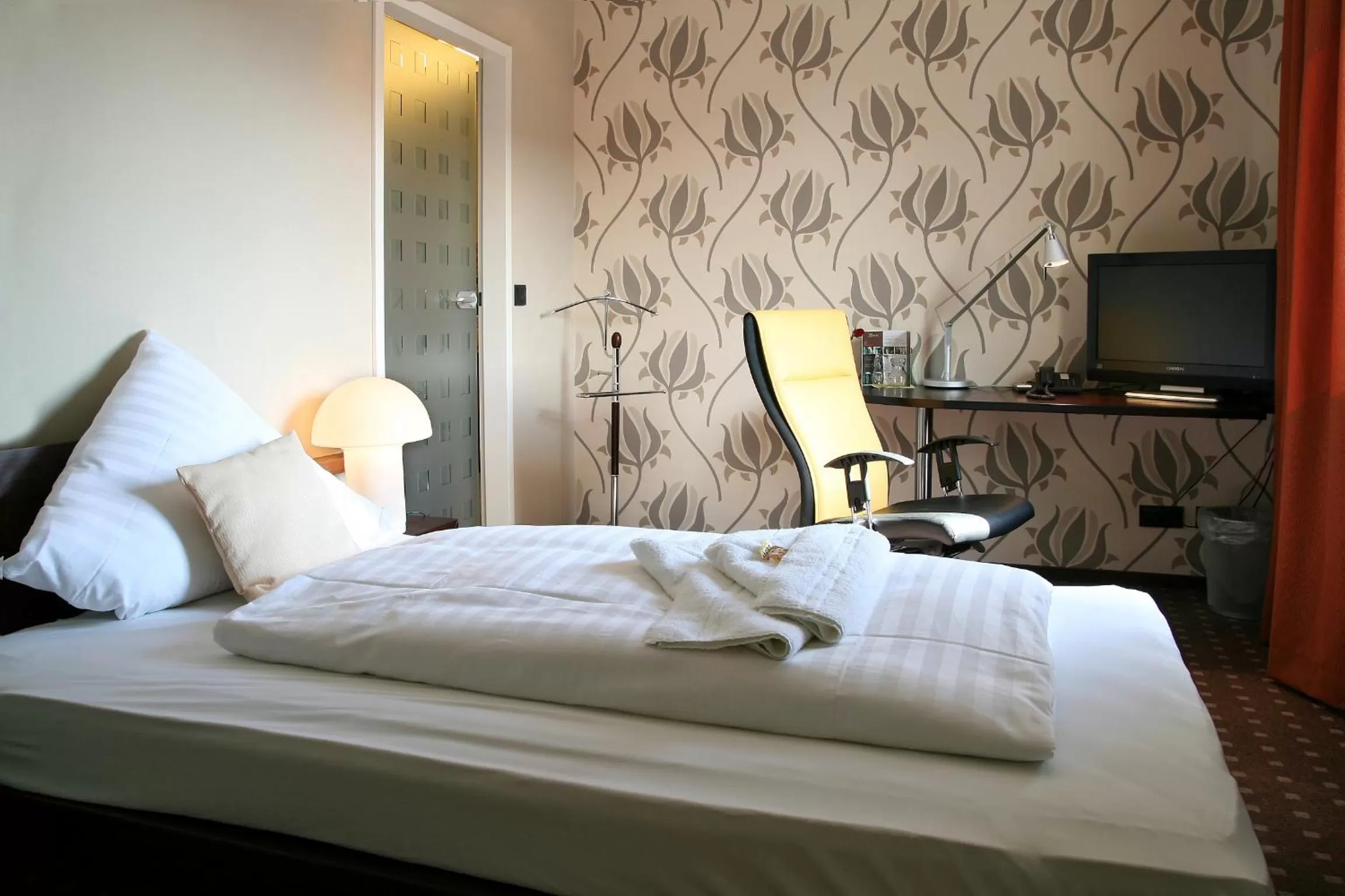 Photo of the whole room, Bed in L'Escala