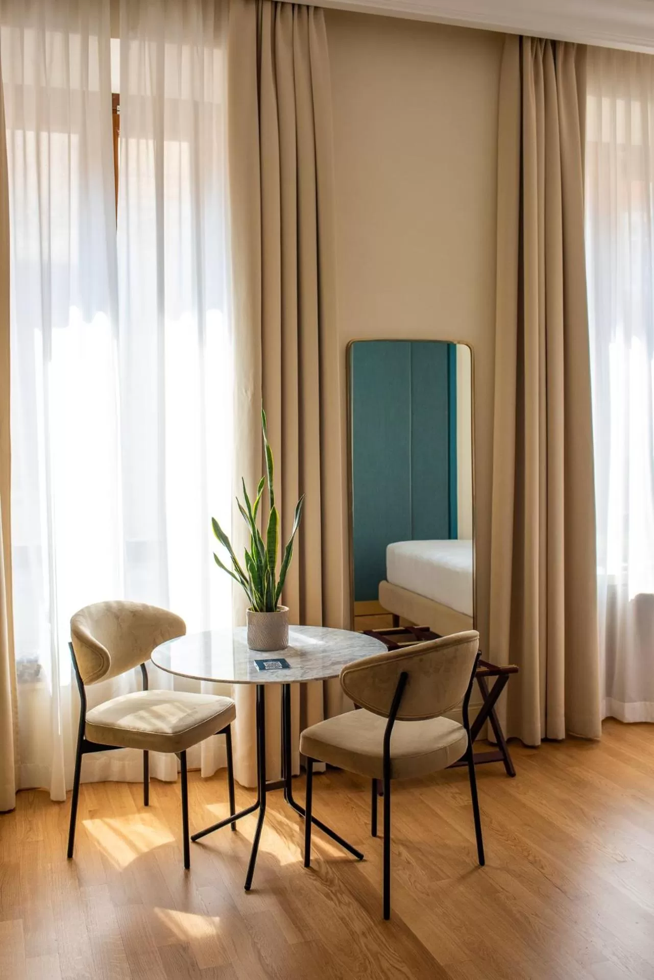 Deluxe King Room in Sentho Roma