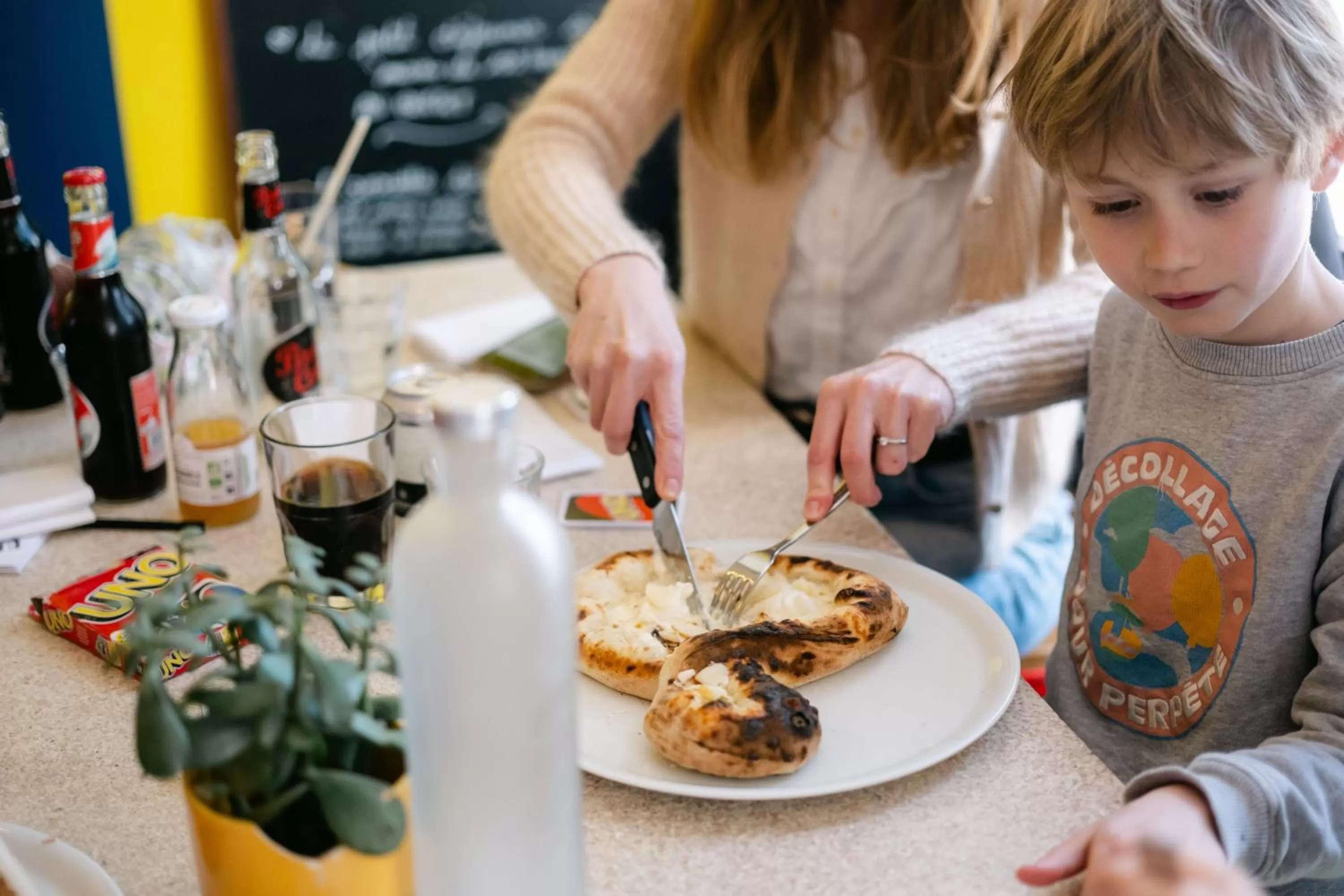 Restaurant/places to eat in Le Lieu Dit