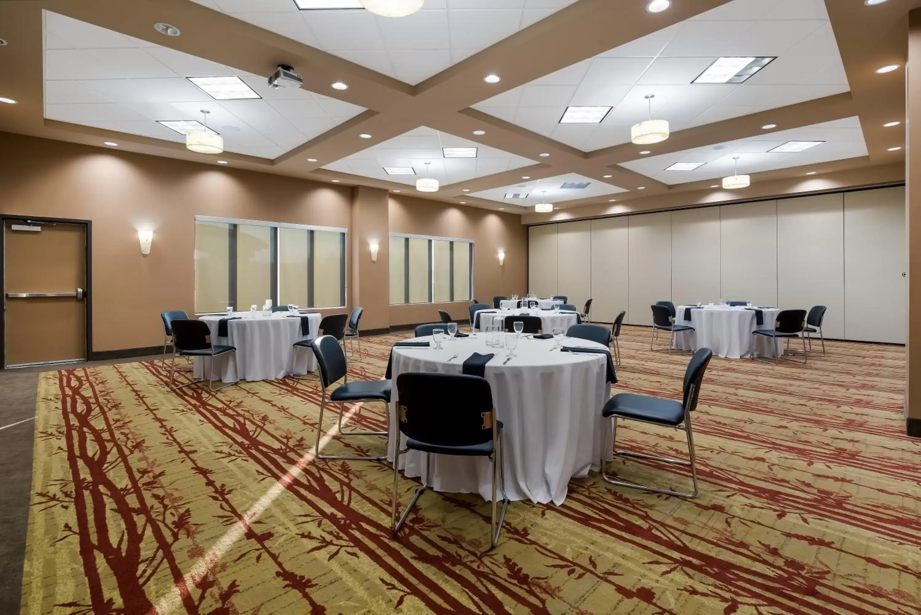 Meeting/conference room in Hotel 11 by Sonesta