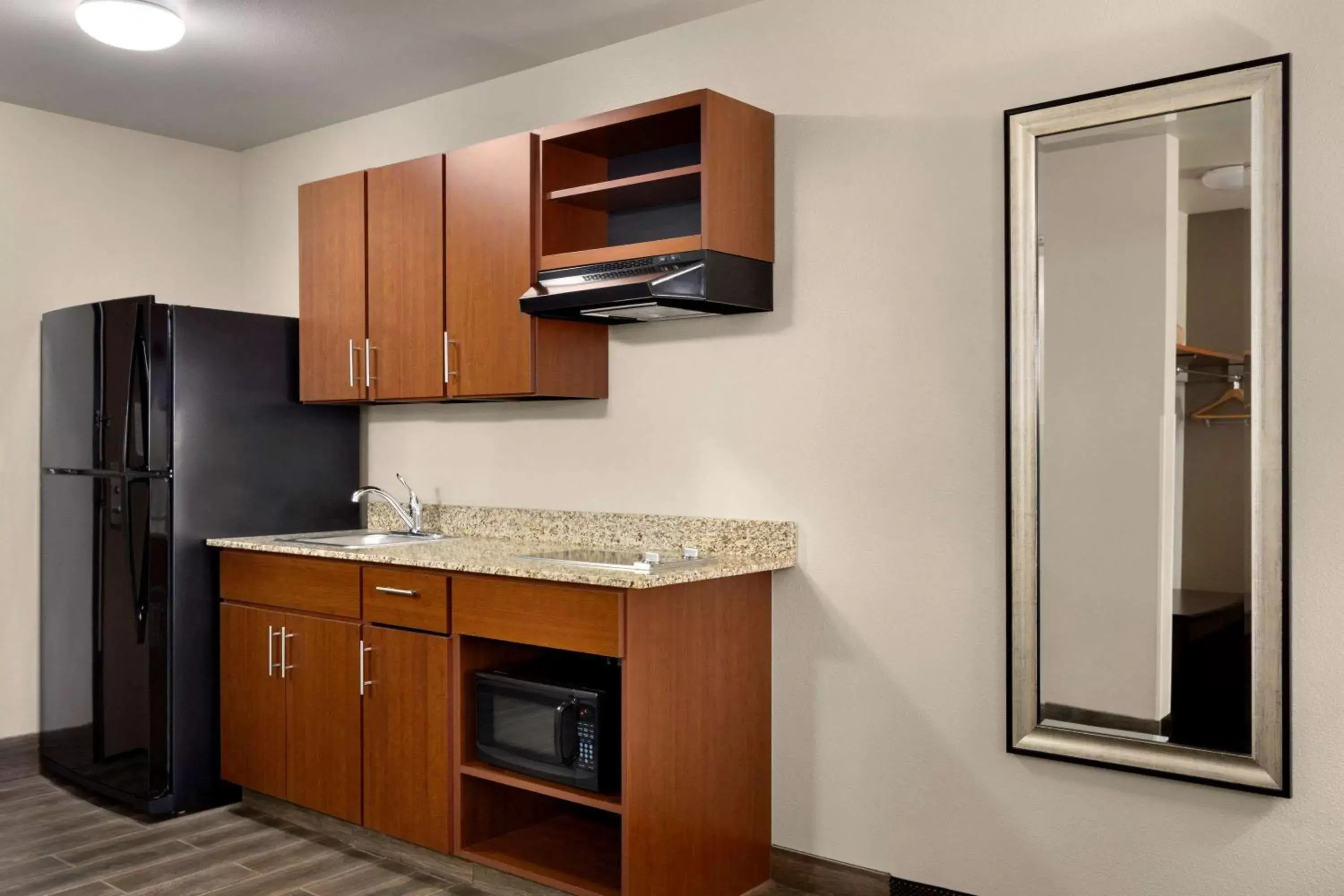 Photo of the whole room, Kitchen/Kitchenette in Baymont by Wyndham Glendive