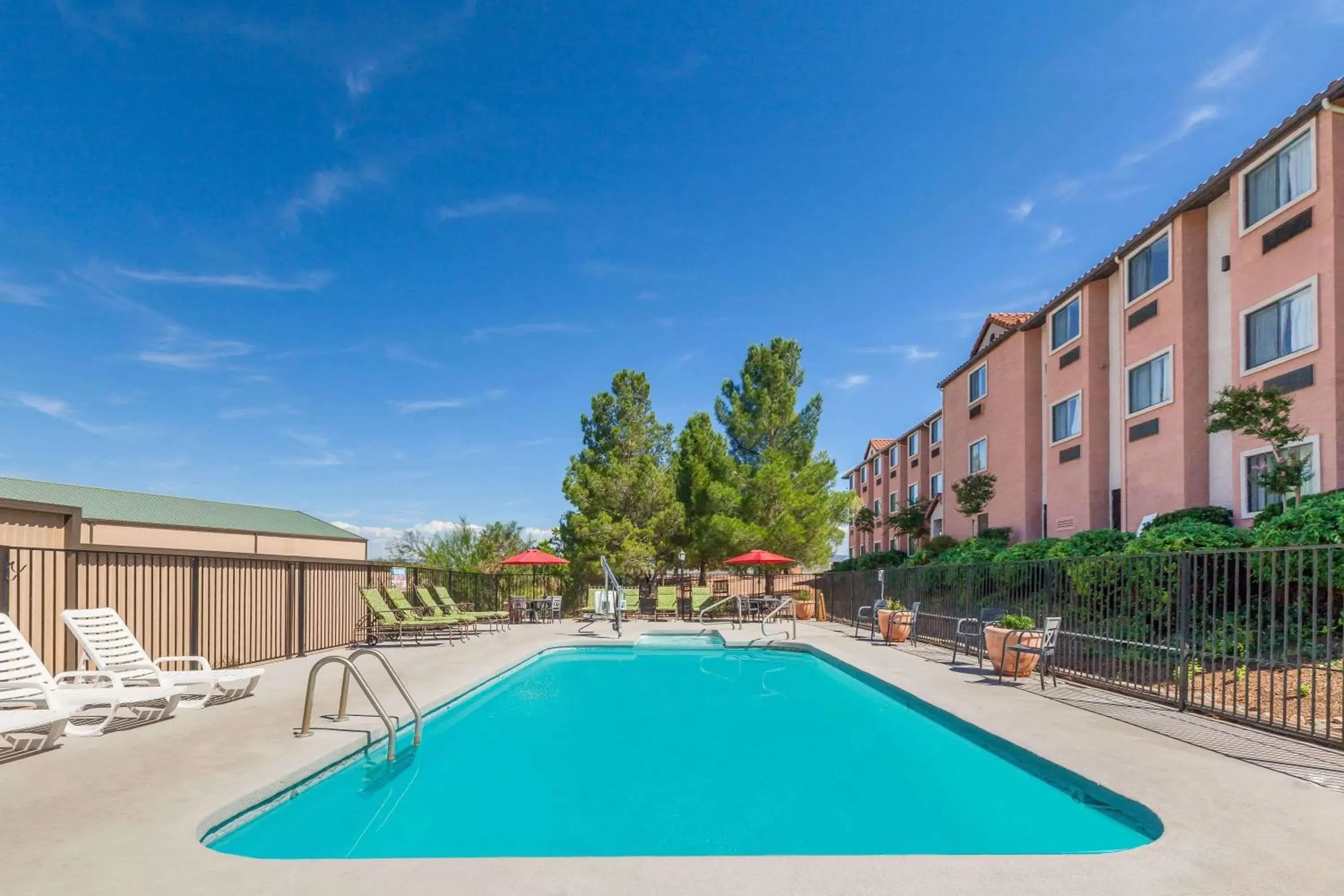 Activities, Swimming Pool in Days Inn by Wyndham Camp Verde Arizona