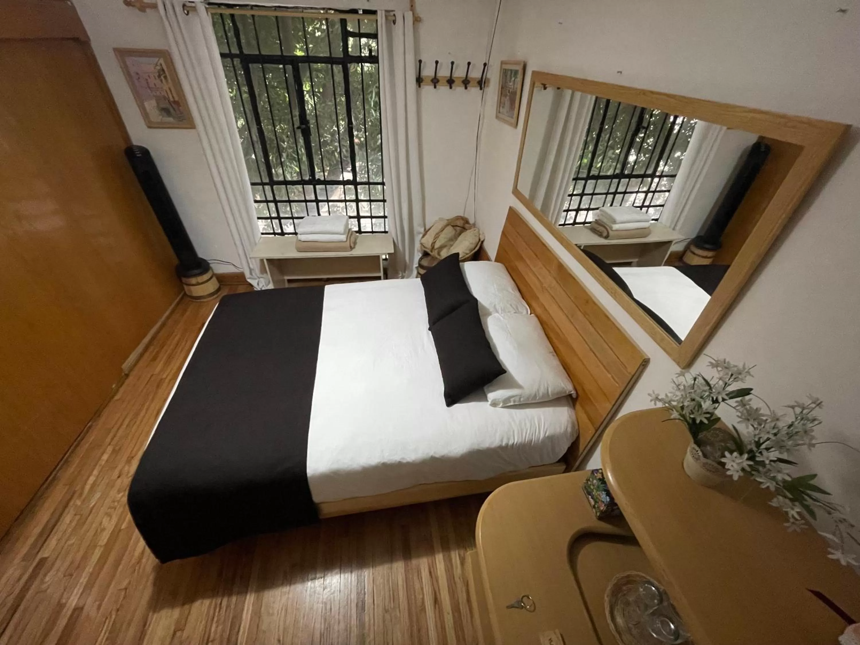 Photo of the whole room, Bed in Hostal Roma Condesa