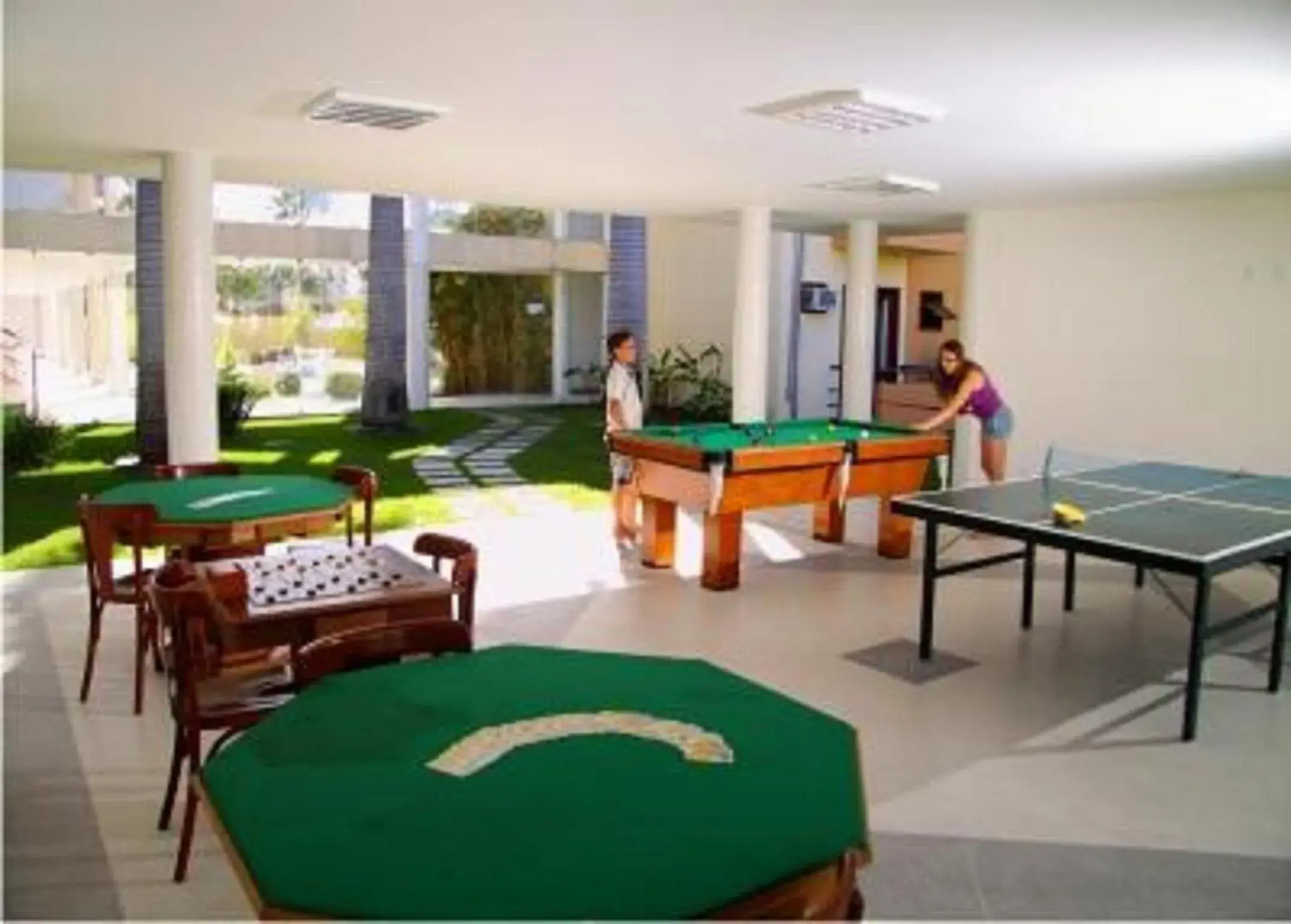 Game Room, Billiards in Sunshine Praia Hotel