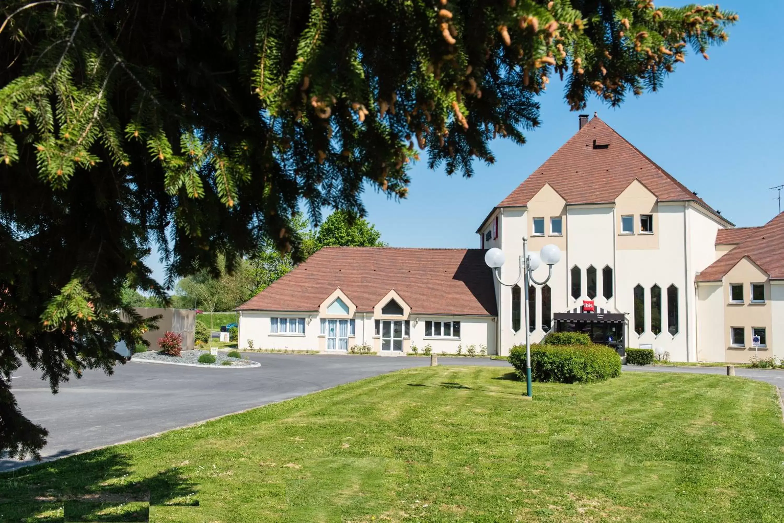 Property Building in ibis Château-Thierry