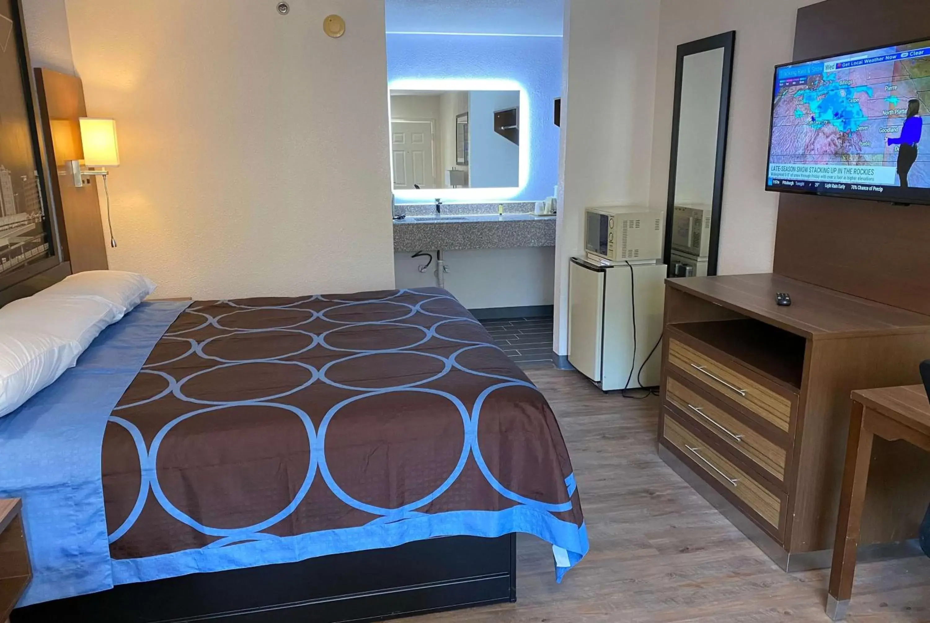 Photo of the whole room, Bed in Super 8 by Wyndham Marietta/West/Atl Area Photo of the whole room, Bed in Super 8 by Wyndham Marietta/West/Atl Area