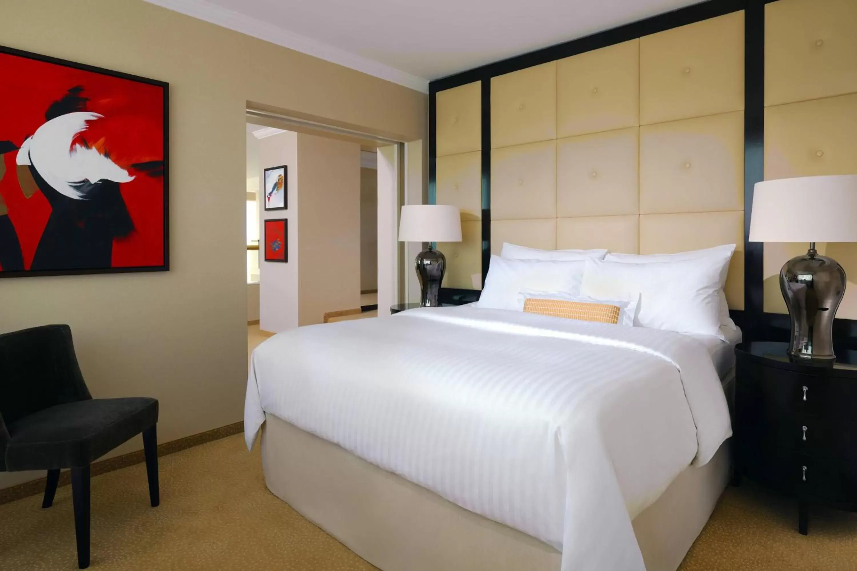 Bedroom, Bed in Warsaw Marriott Hotel